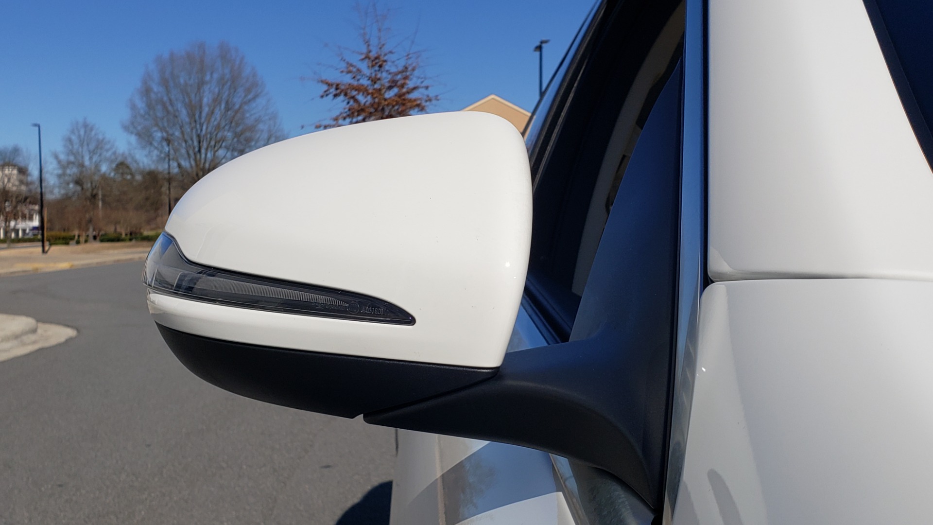 Used 2018 Mercedes-Benz GLC 300 4MATIC / PREM PKG / NAV / SUNROOF / REARVIEW for sale Sold at Formula Imports in Charlotte NC 28227 29