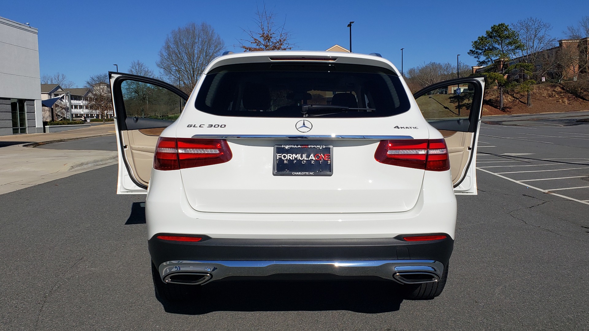 Used 2018 Mercedes-Benz GLC 300 4MATIC / PREM PKG / NAV / SUNROOF / REARVIEW for sale Sold at Formula Imports in Charlotte NC 28227 32