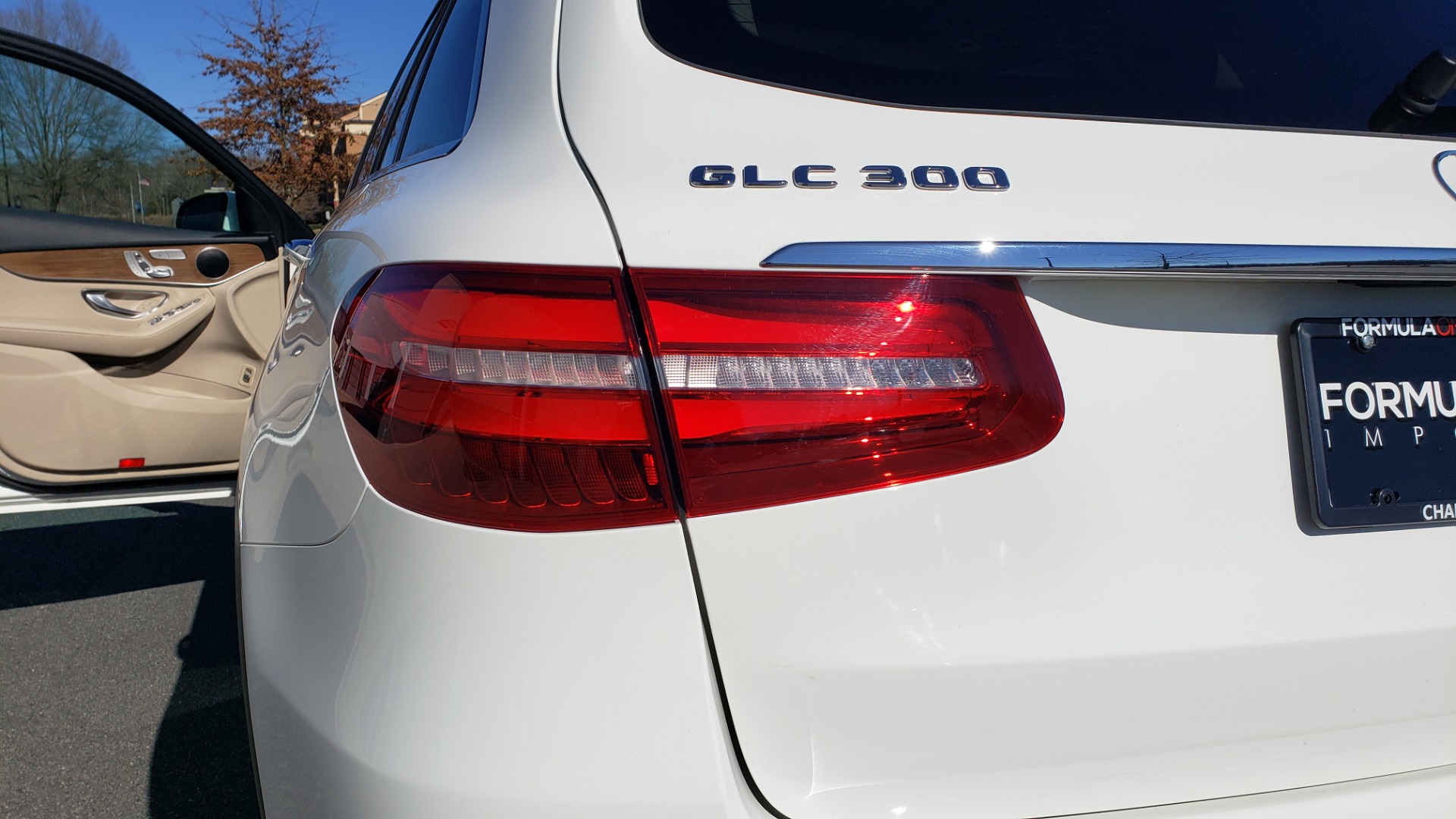 Used 2018 Mercedes-Benz GLC 300 4MATIC / PREM PKG / NAV / SUNROOF / REARVIEW for sale Sold at Formula Imports in Charlotte NC 28227 33