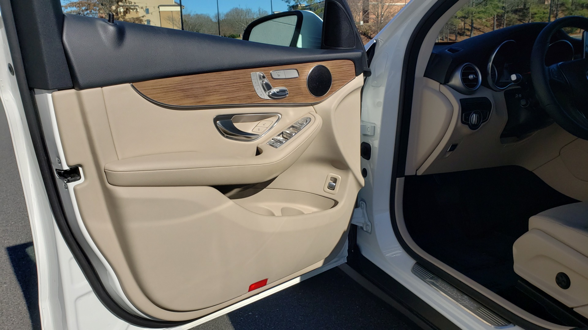 Used 2018 Mercedes-Benz GLC 300 4MATIC / PREM PKG / NAV / SUNROOF / REARVIEW for sale Sold at Formula Imports in Charlotte NC 28227 36