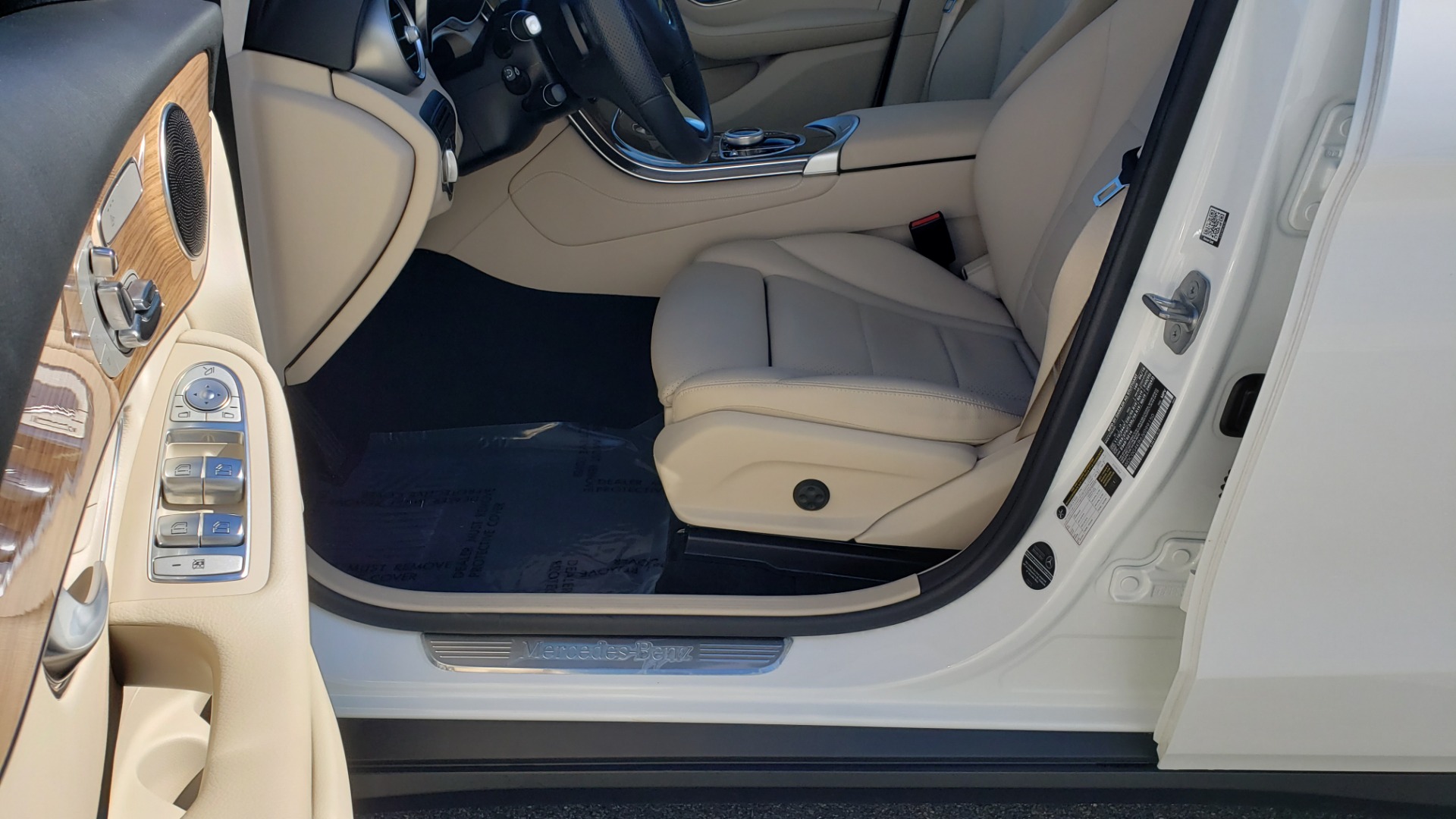 Used 2018 Mercedes-Benz GLC 300 4MATIC / PREM PKG / NAV / SUNROOF / REARVIEW for sale Sold at Formula Imports in Charlotte NC 28227 41