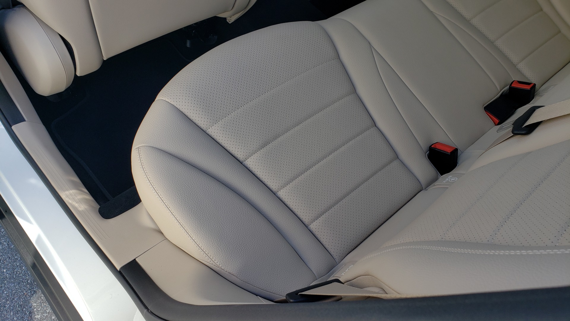 Used 2018 Mercedes-Benz GLC 300 4MATIC / PREM PKG / NAV / SUNROOF / REARVIEW for sale Sold at Formula Imports in Charlotte NC 28227 64