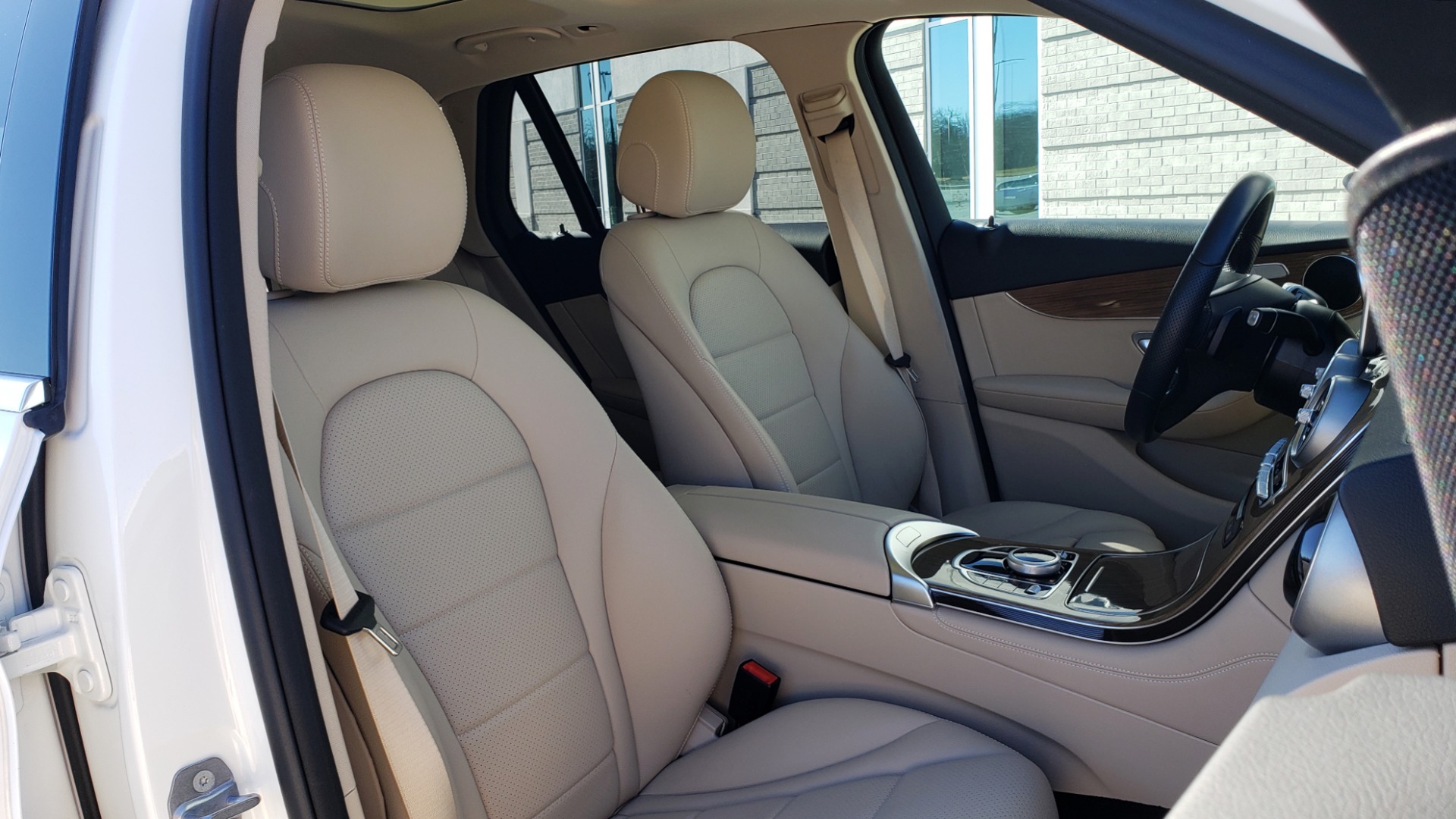 Used 2018 Mercedes-Benz GLC 300 4MATIC / PREM PKG / NAV / SUNROOF / REARVIEW for sale Sold at Formula Imports in Charlotte NC 28227 70