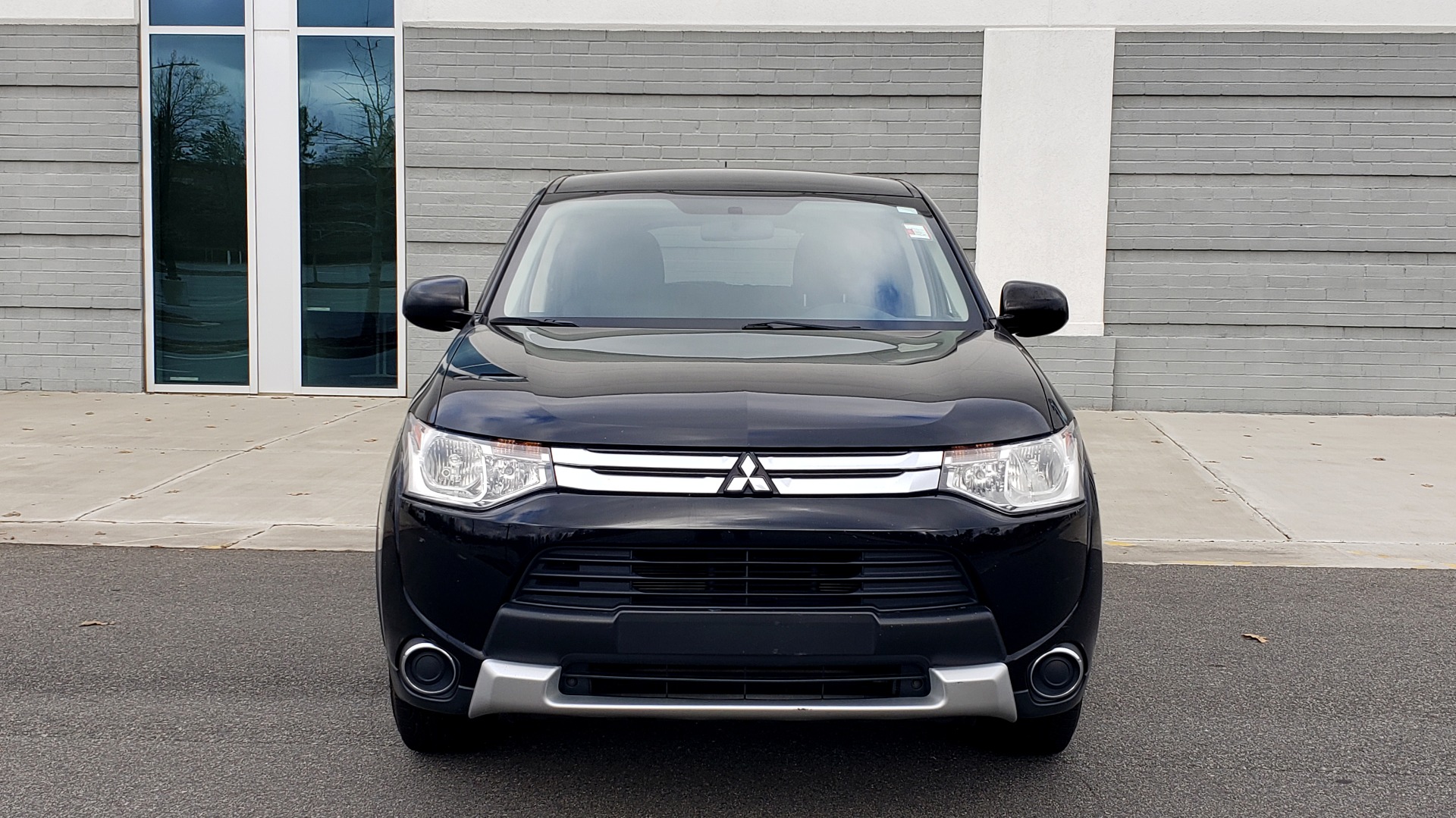 Used 2015 Mitsubishi OUTLANDER ES 2.4L SUV / CVT / FWD / KEYLESS ENTRY / 16-IN WHEELS for sale Sold at Formula Imports in Charlotte NC 28227 16