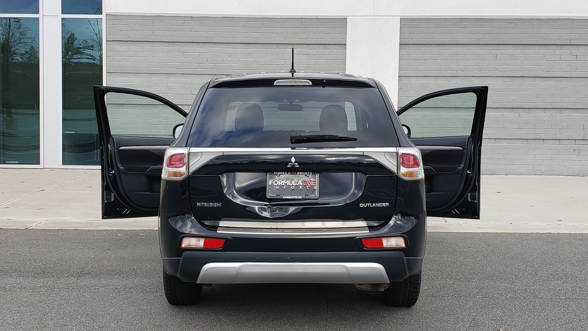 Used 2015 Mitsubishi OUTLANDER ES 2.4L SUV / CVT / FWD / KEYLESS ENTRY / 16-IN WHEELS for sale Sold at Formula Imports in Charlotte NC 28227 21