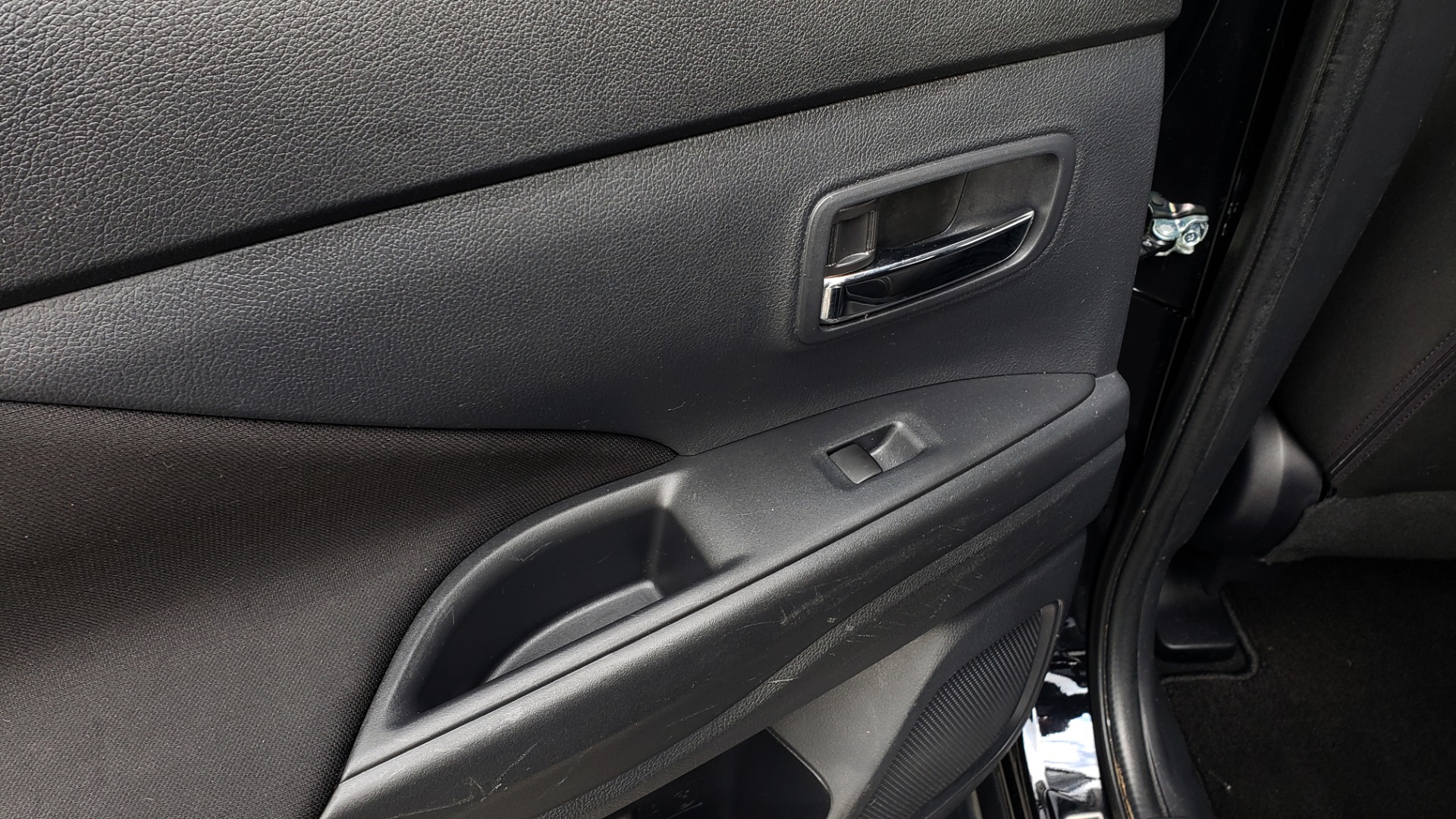 Used 2015 Mitsubishi OUTLANDER ES 2.4L SUV / CVT / FWD / KEYLESS ENTRY / 16-IN WHEELS for sale Sold at Formula Imports in Charlotte NC 28227 42