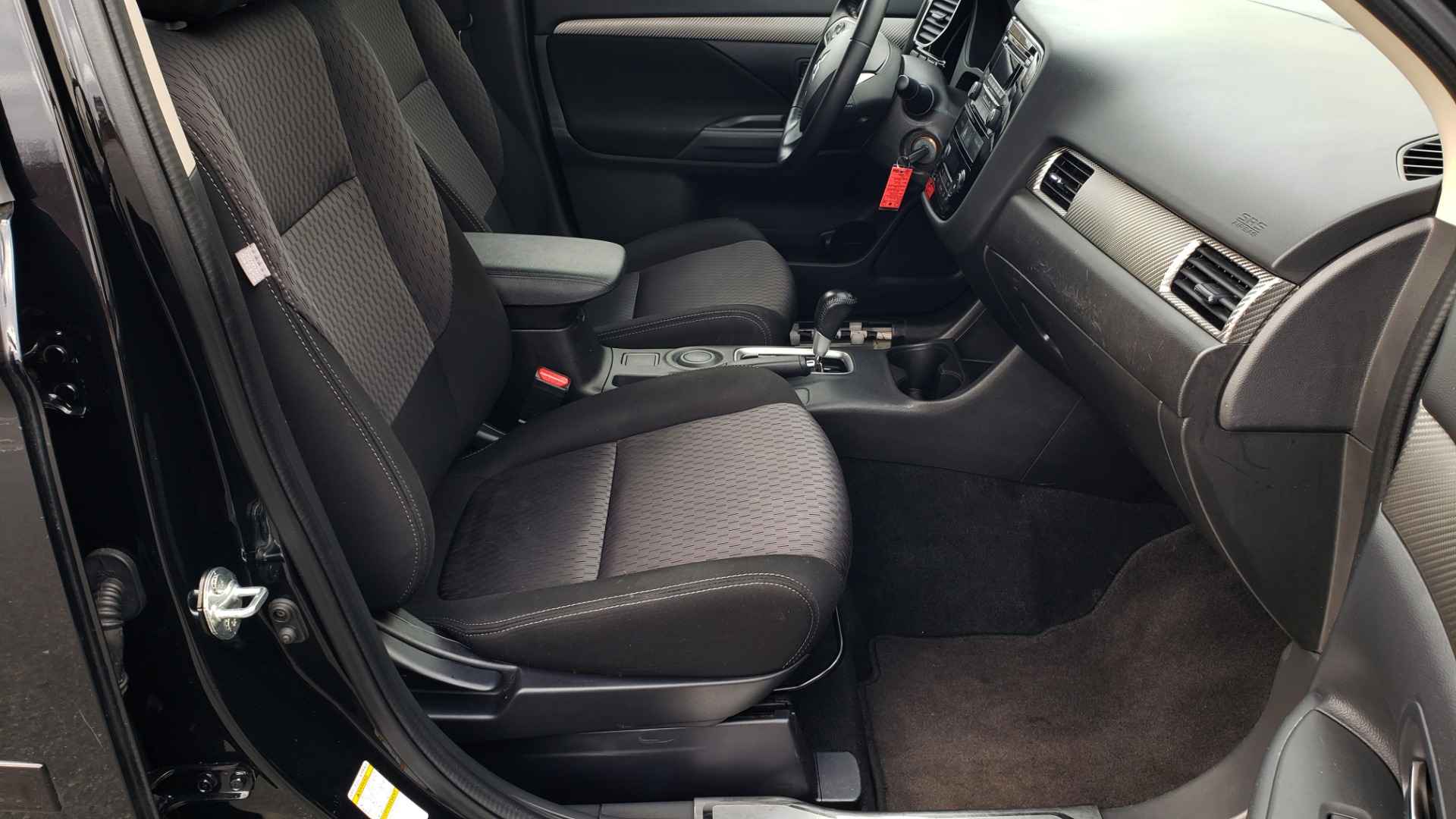 Used 2015 Mitsubishi OUTLANDER ES 2.4L SUV / CVT / FWD / KEYLESS ENTRY / 16-IN WHEELS for sale Sold at Formula Imports in Charlotte NC 28227 52