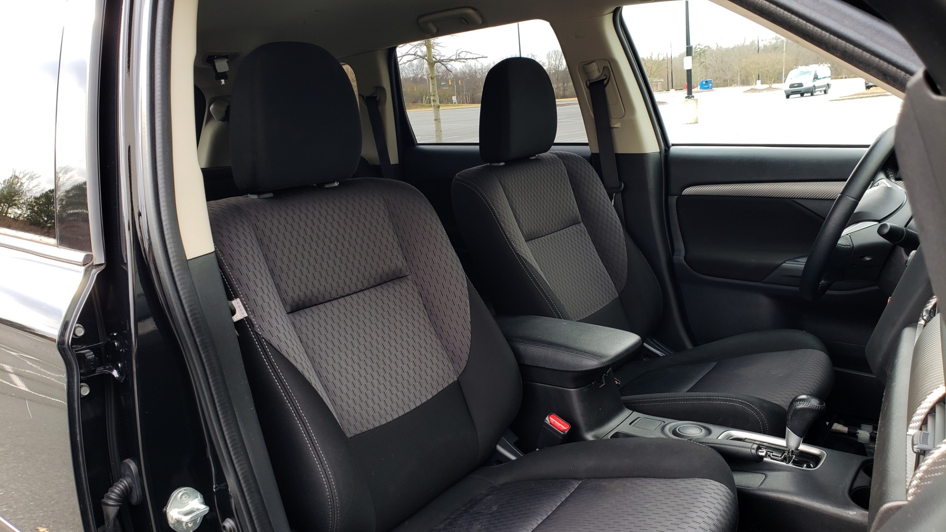 Used 2015 Mitsubishi OUTLANDER ES 2.4L SUV / CVT / FWD / KEYLESS ENTRY / 16-IN WHEELS for sale Sold at Formula Imports in Charlotte NC 28227 53