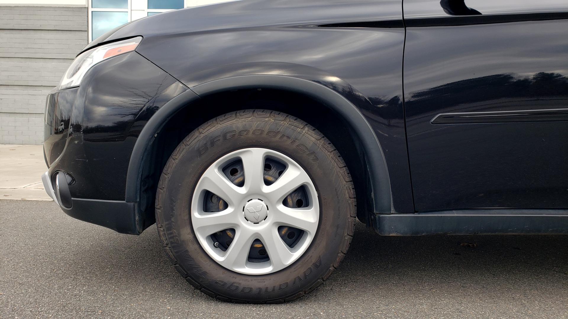 Used 2015 Mitsubishi OUTLANDER ES 2.4L SUV / CVT / FWD / KEYLESS ENTRY / 16-IN WHEELS for sale Sold at Formula Imports in Charlotte NC 28227 64
