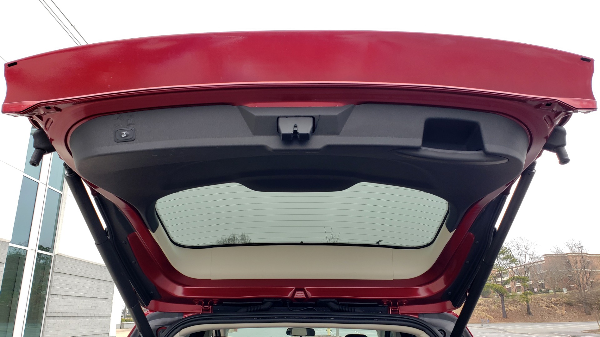 Used 2018 Ford ESCAPE SEL / FWD / 1.5L ECOBOOST / PANO-ROOF / REARVIEW for sale Sold at Formula Imports in Charlotte NC 28227 22