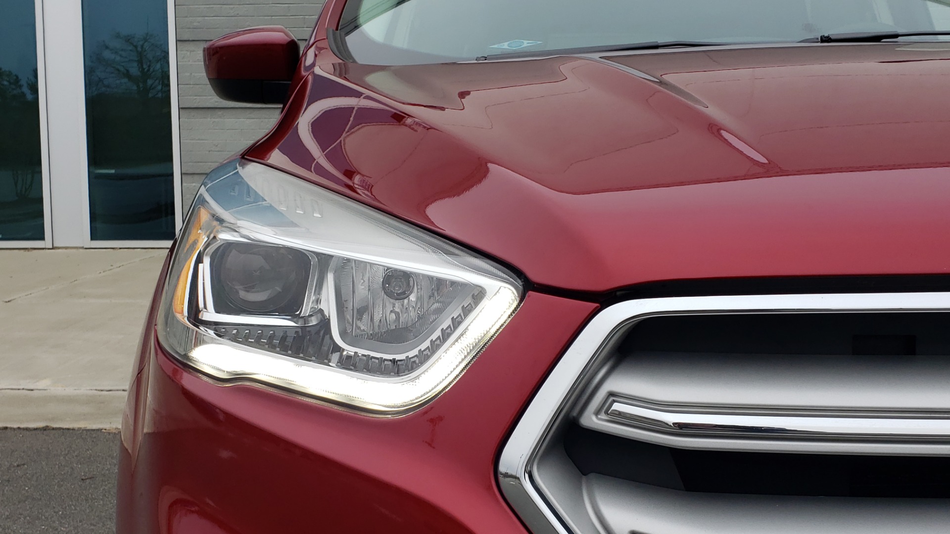 Used 2018 Ford ESCAPE SEL / FWD / 1.5L ECOBOOST / PANO-ROOF / REARVIEW for sale Sold at Formula Imports in Charlotte NC 28227 25