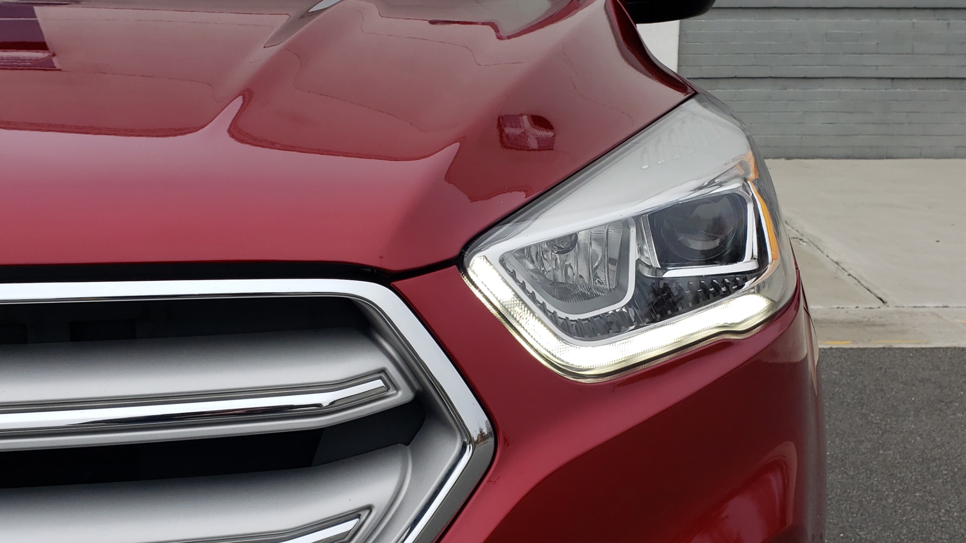 Used 2018 Ford ESCAPE SEL / FWD / 1.5L ECOBOOST / PANO-ROOF / REARVIEW for sale Sold at Formula Imports in Charlotte NC 28227 26