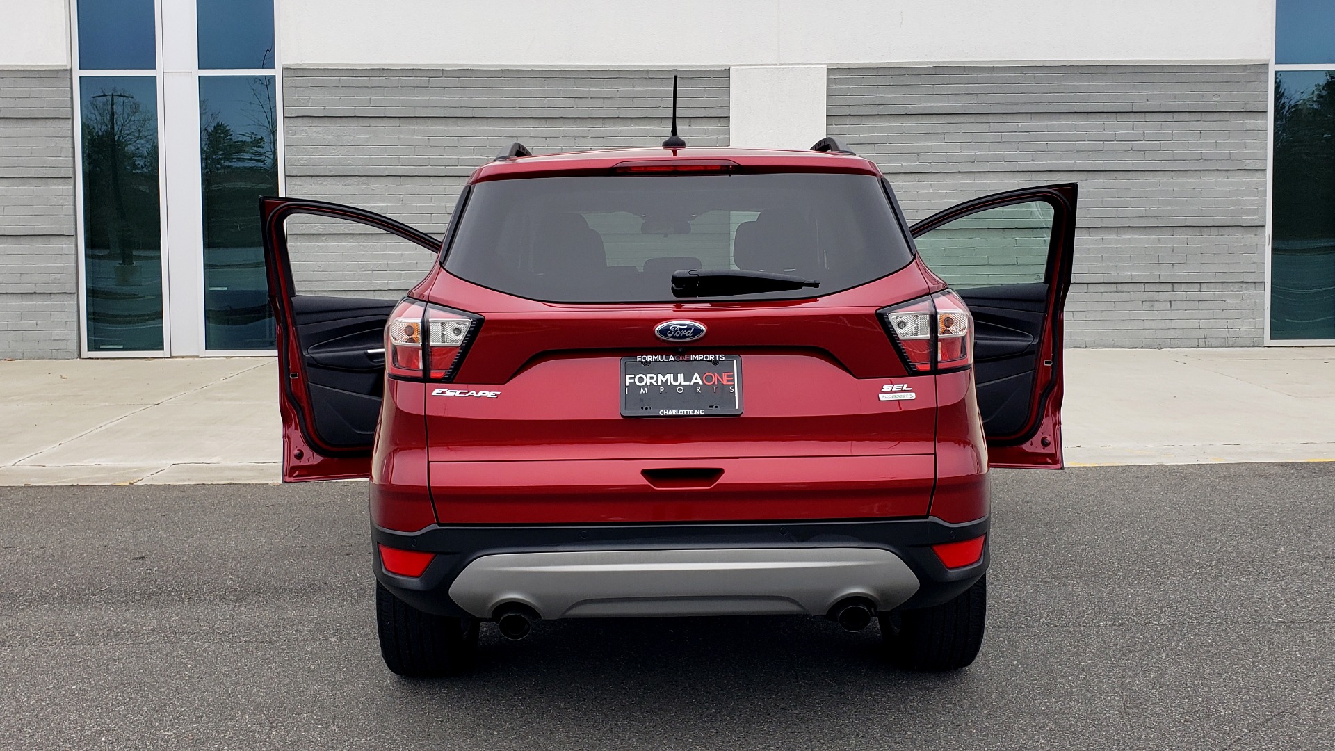 Used 2018 Ford ESCAPE SEL / FWD / 1.5L ECOBOOST / PANO-ROOF / REARVIEW for sale Sold at Formula Imports in Charlotte NC 28227 30