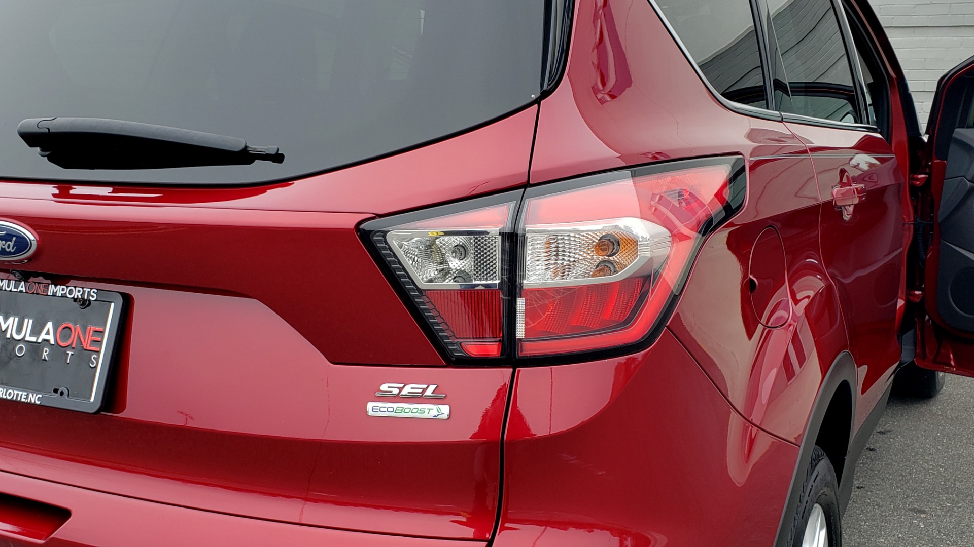 Used 2018 Ford ESCAPE SEL / FWD / 1.5L ECOBOOST / PANO-ROOF / REARVIEW for sale Sold at Formula Imports in Charlotte NC 28227 32