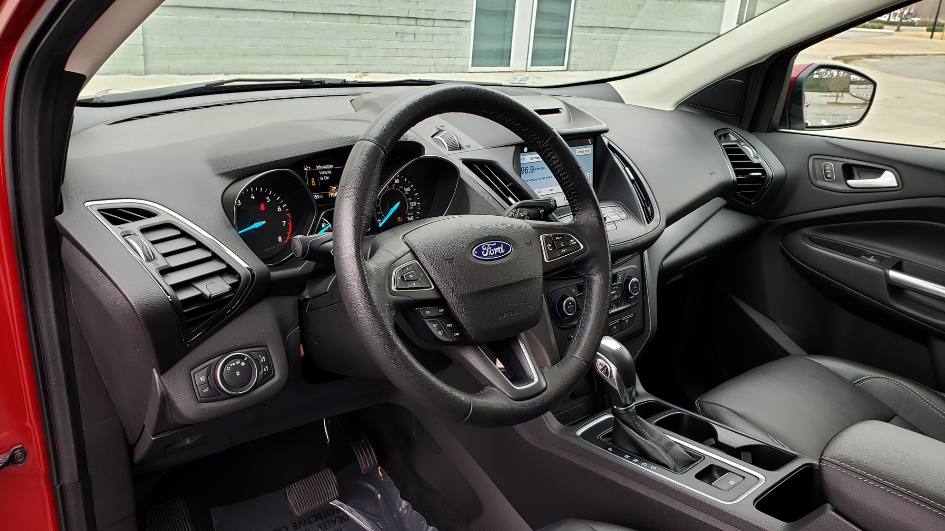 Used 2018 Ford ESCAPE SEL / FWD / 1.5L ECOBOOST / PANO-ROOF / REARVIEW for sale Sold at Formula Imports in Charlotte NC 28227 39