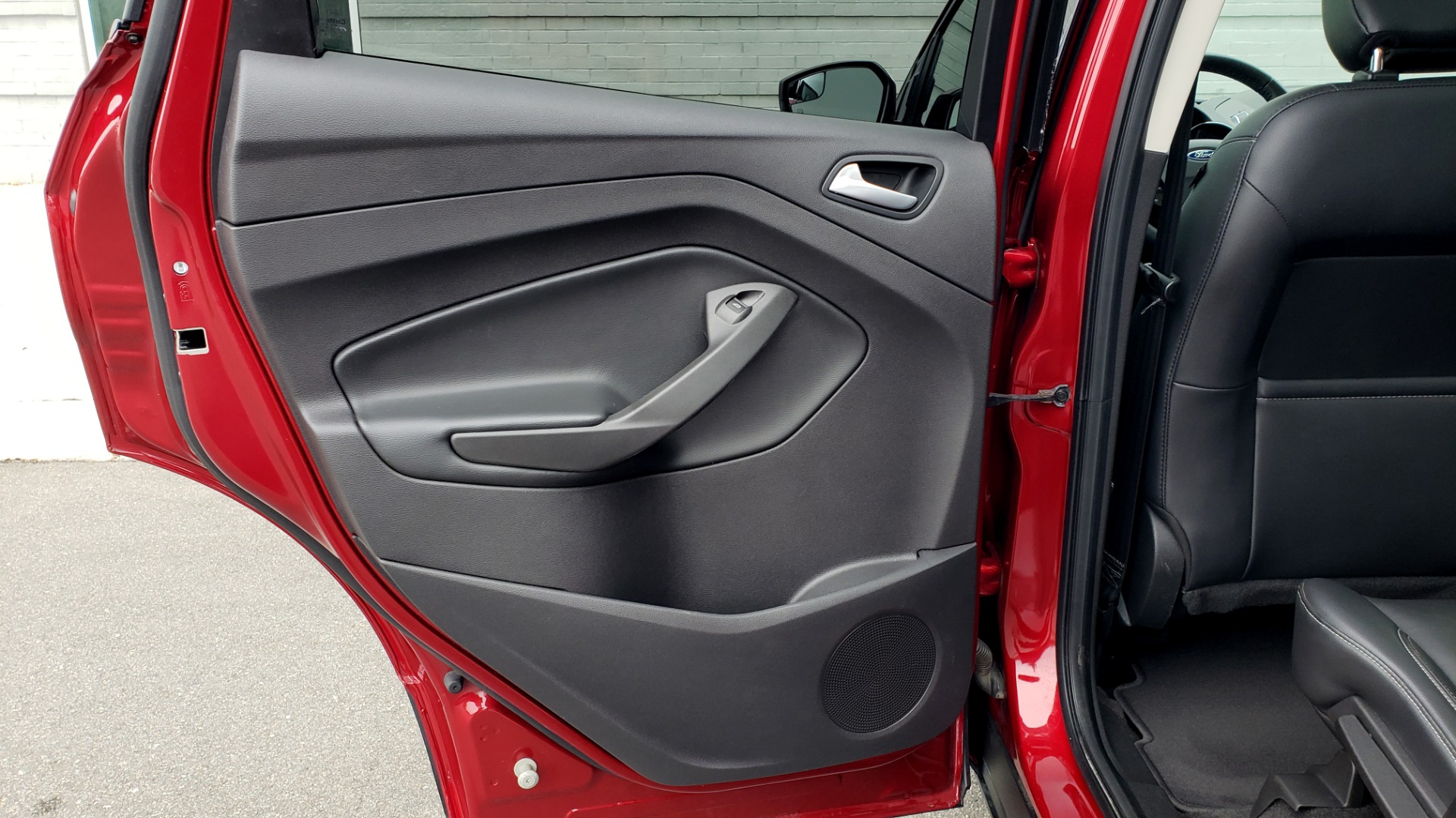 Used 2018 Ford ESCAPE SEL / FWD / 1.5L ECOBOOST / PANO-ROOF / REARVIEW for sale Sold at Formula Imports in Charlotte NC 28227 59