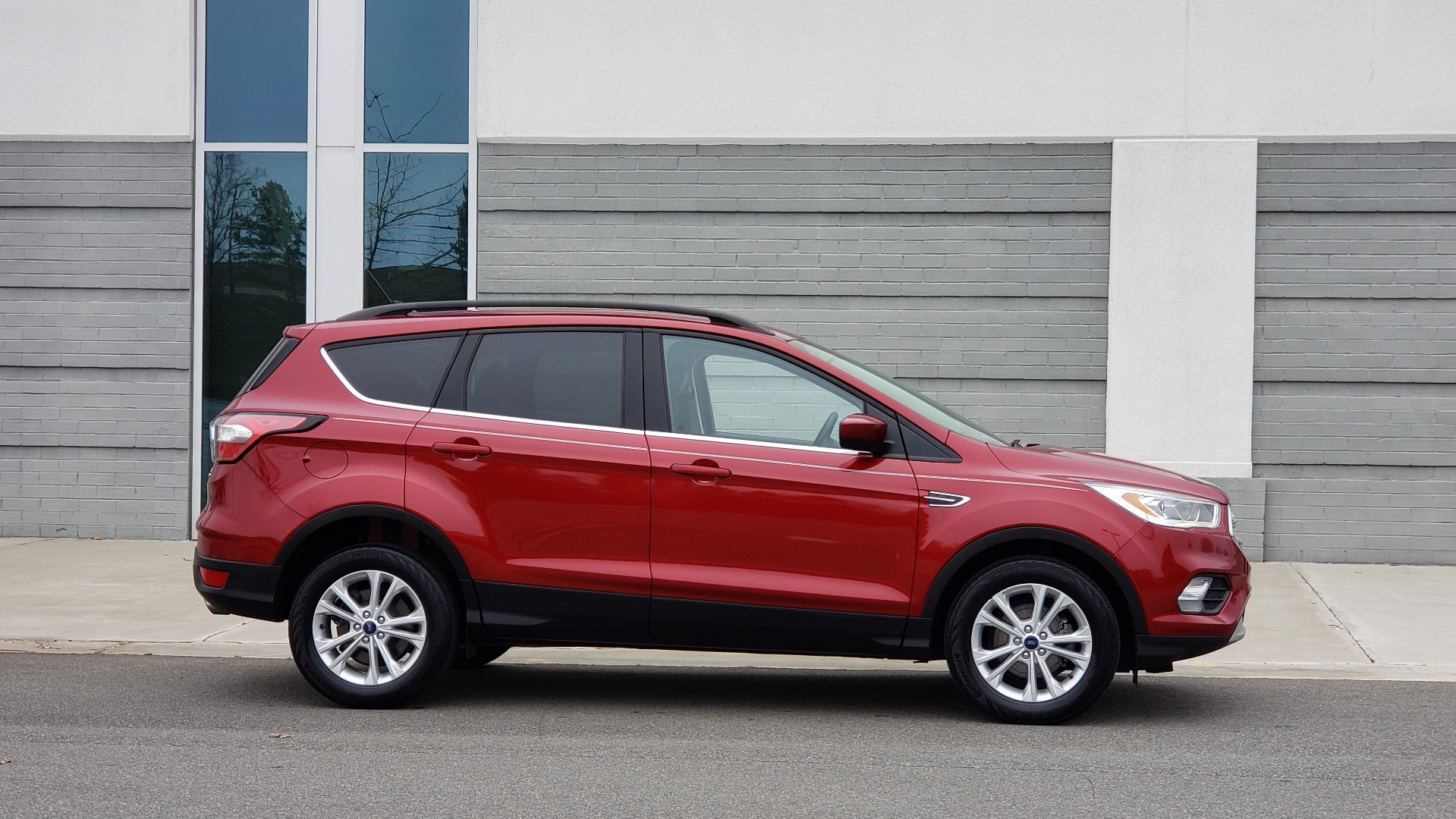 Used 2018 Ford ESCAPE SEL / FWD / 1.5L ECOBOOST / PANO-ROOF / REARVIEW for sale Sold at Formula Imports in Charlotte NC 28227 8