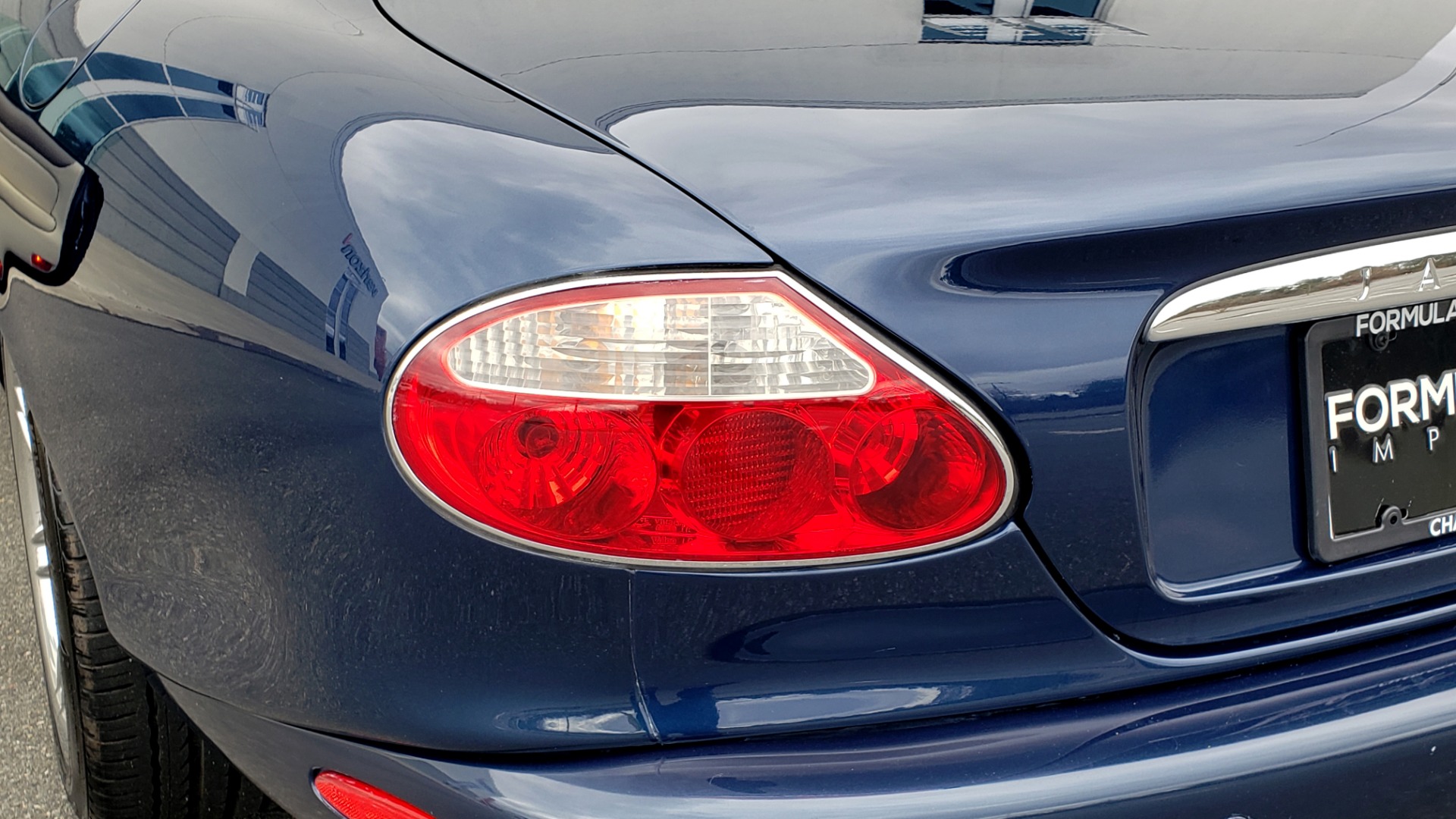 Used 2002 Jaguar XK8 COUPE / 4.0L V8 / 5-SPD AUTO / ALPINE SOUND / 18IN CHROME WHEELS for sale Sold at Formula Imports in Charlotte NC 28227 30