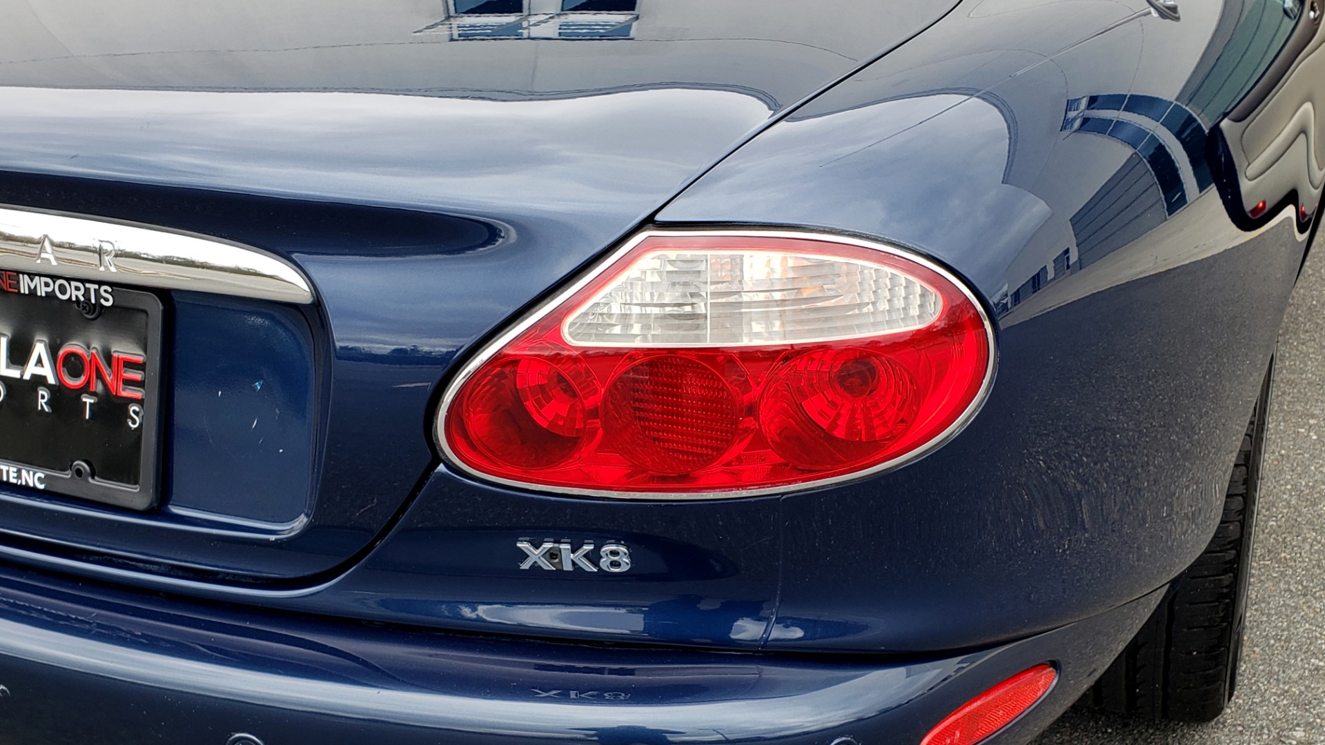 Used 2002 Jaguar XK8 COUPE / 4.0L V8 / 5-SPD AUTO / ALPINE SOUND / 18IN CHROME WHEELS for sale Sold at Formula Imports in Charlotte NC 28227 31