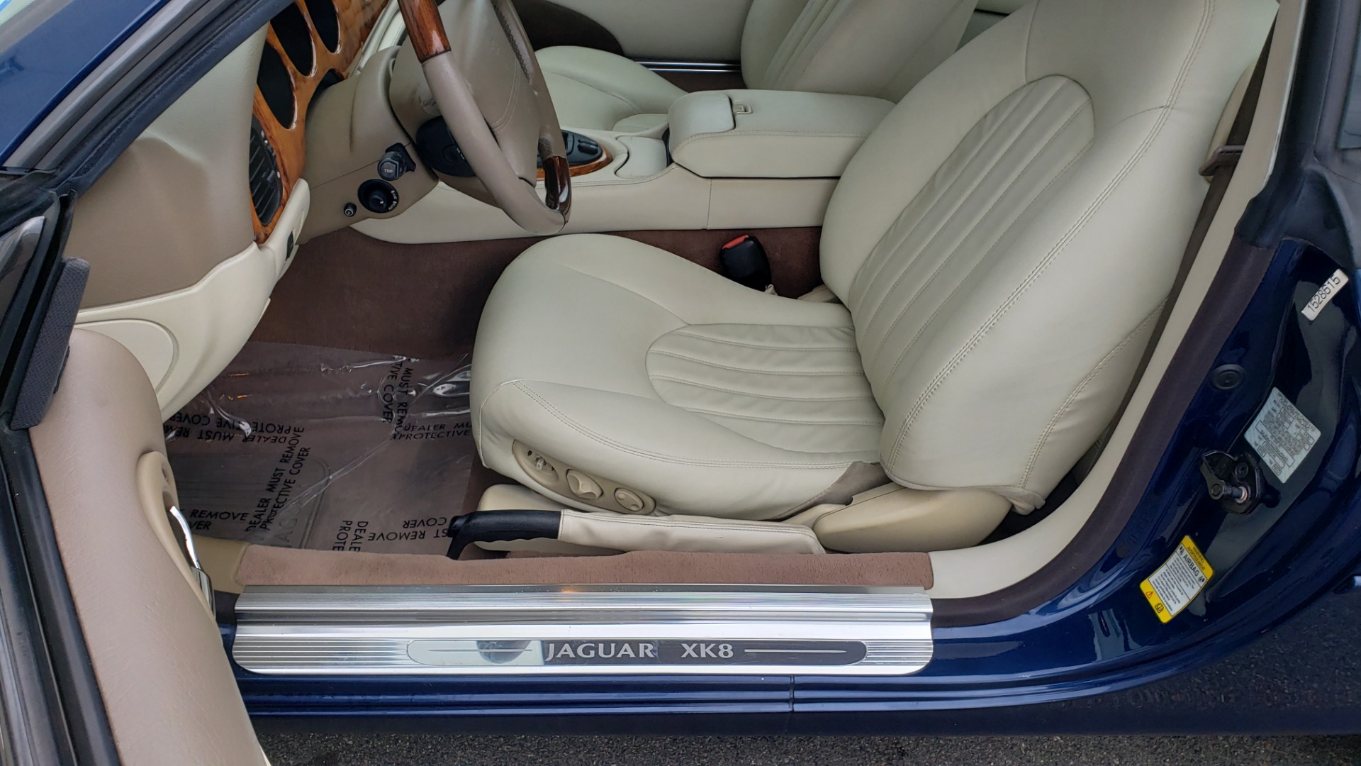 Used 2002 Jaguar XK8 COUPE / 4.0L V8 / 5-SPD AUTO / ALPINE SOUND / 18IN CHROME WHEELS for sale Sold at Formula Imports in Charlotte NC 28227 37