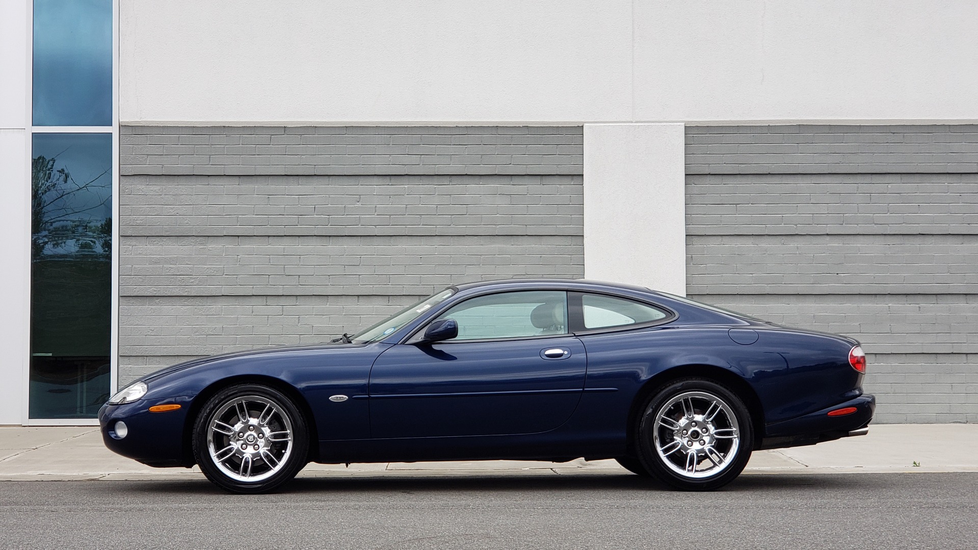 Used 2002 Jaguar XK8 COUPE / 4.0L V8 / 5-SPD AUTO / ALPINE SOUND / 18IN CHROME WHEELS for sale Sold at Formula Imports in Charlotte NC 28227 5