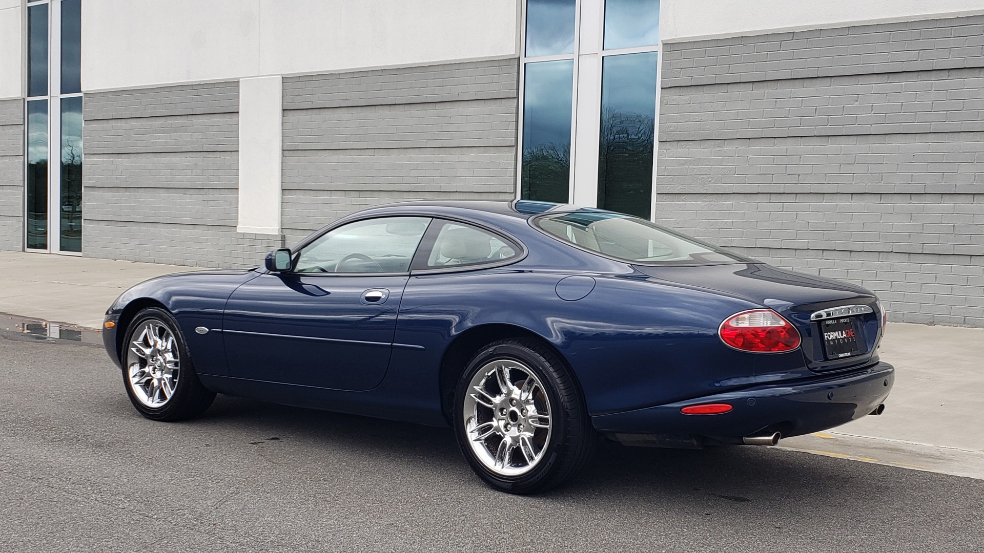 Used 2002 Jaguar XK8 COUPE / 4.0L V8 / 5-SPD AUTO / ALPINE SOUND / 18IN CHROME WHEELS for sale Sold at Formula Imports in Charlotte NC 28227 6