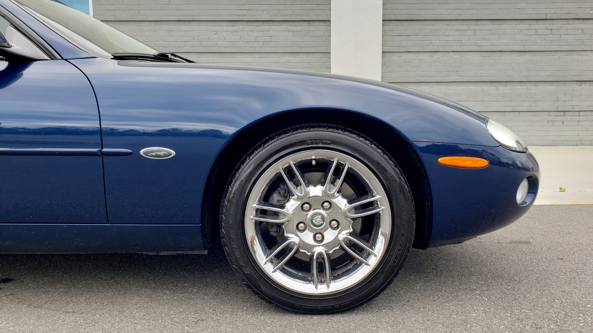 Used 2002 Jaguar XK8 COUPE / 4.0L V8 / 5-SPD AUTO / ALPINE SOUND / 18IN CHROME WHEELS for sale Sold at Formula Imports in Charlotte NC 28227 75