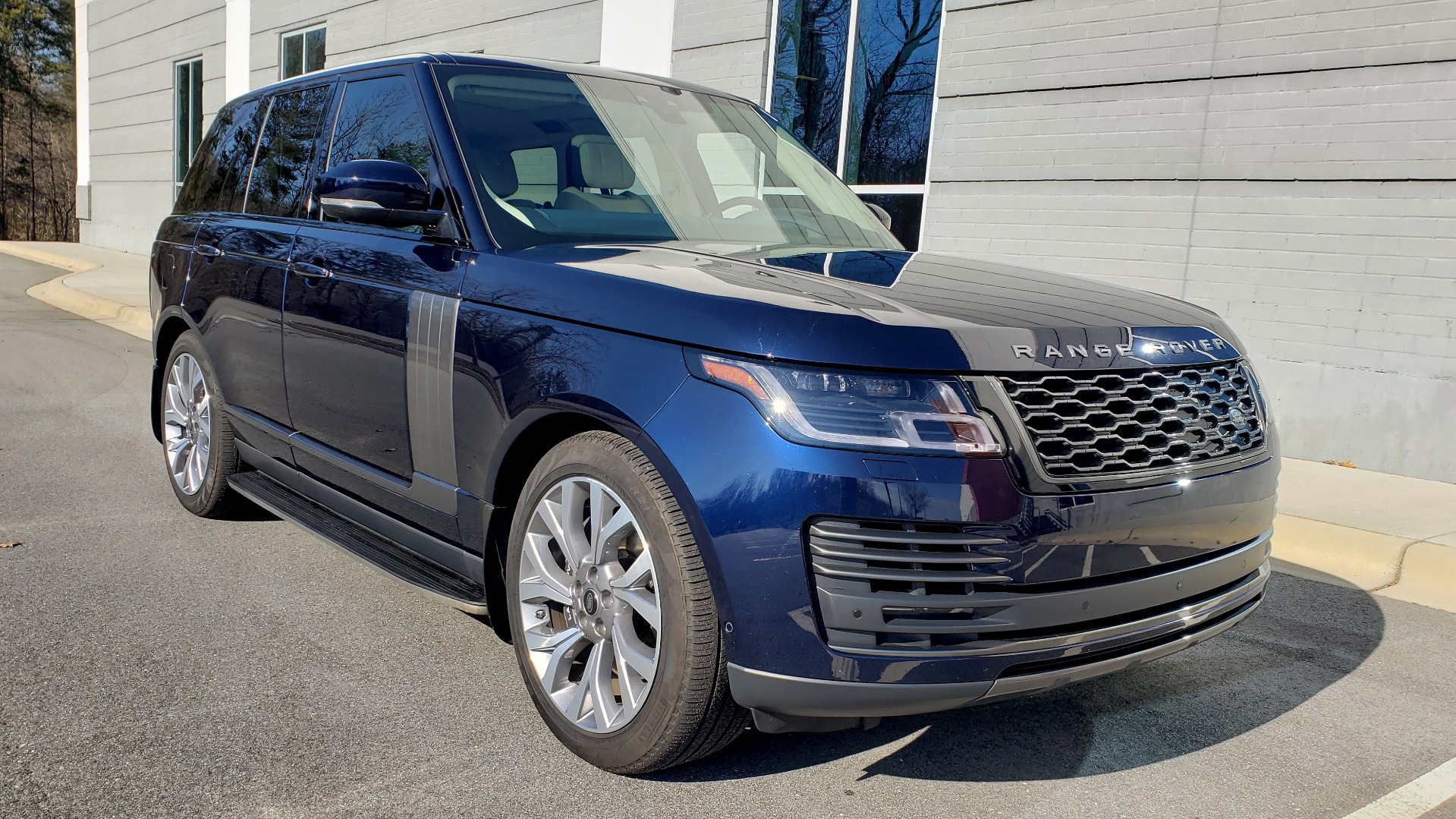 Used 2020 Land Rover RANGE ROVER AUTOBIOGRAPHY HYBRID / NAV / SUNROOF / REARVIEW for sale Sold at Formula Imports in Charlotte NC 28227 10