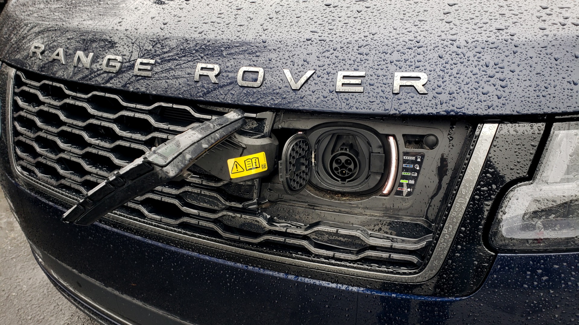 Used 2020 Land Rover RANGE ROVER AUTOBIOGRAPHY HYBRID / NAV / SUNROOF / REARVIEW for sale Sold at Formula Imports in Charlotte NC 28227 102
