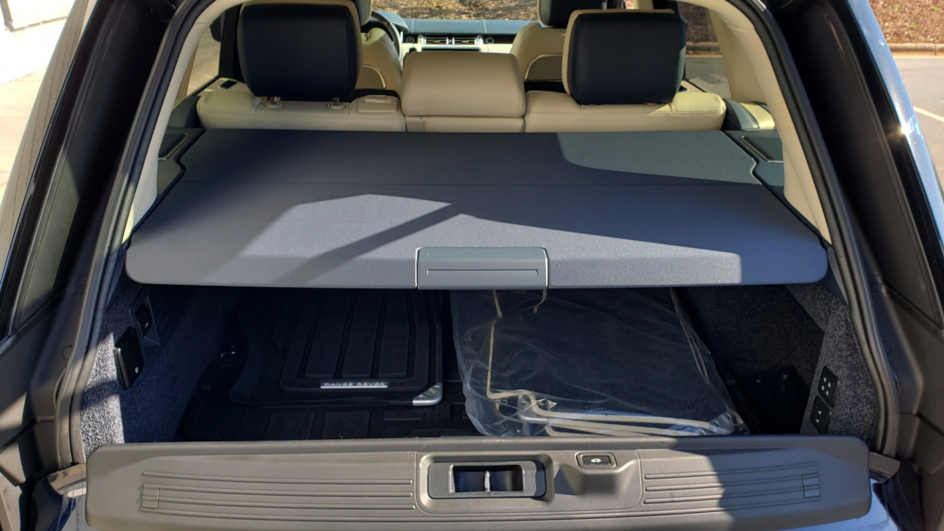Used 2020 Land Rover RANGE ROVER AUTOBIOGRAPHY HYBRID / NAV / SUNROOF / REARVIEW for sale Sold at Formula Imports in Charlotte NC 28227 19
