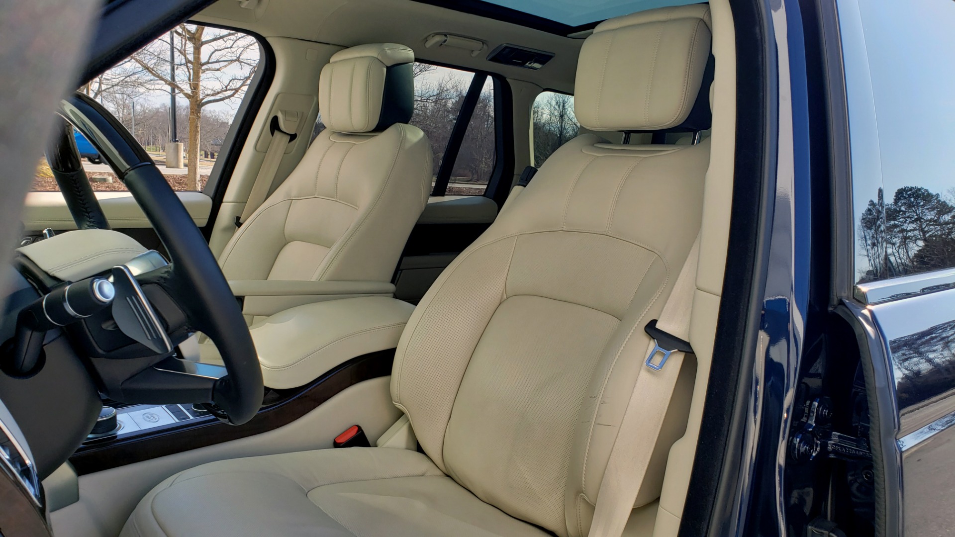 Used 2020 Land Rover RANGE ROVER AUTOBIOGRAPHY HYBRID / NAV / SUNROOF / REARVIEW for sale Sold at Formula Imports in Charlotte NC 28227 44