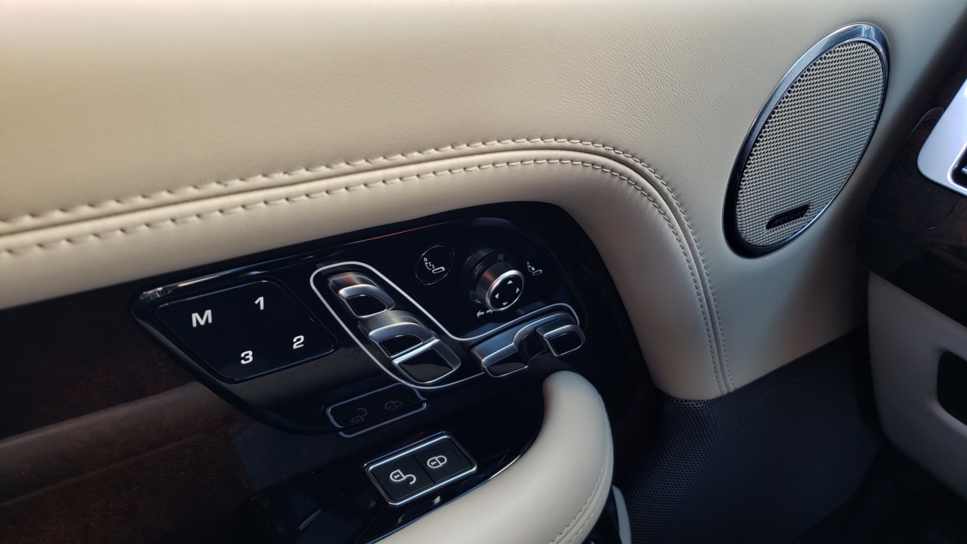Used 2020 Land Rover RANGE ROVER AUTOBIOGRAPHY HYBRID / NAV / SUNROOF / REARVIEW for sale Sold at Formula Imports in Charlotte NC 28227 48
