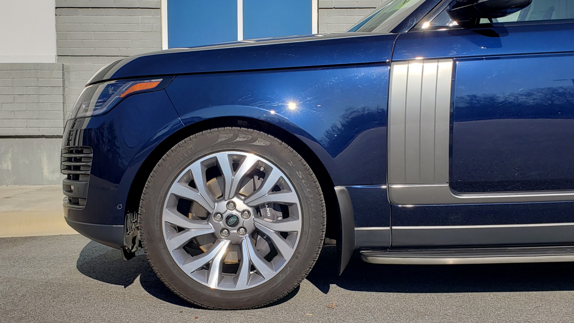 Used 2020 Land Rover RANGE ROVER AUTOBIOGRAPHY HYBRID / NAV / SUNROOF / REARVIEW for sale Sold at Formula Imports in Charlotte NC 28227 6