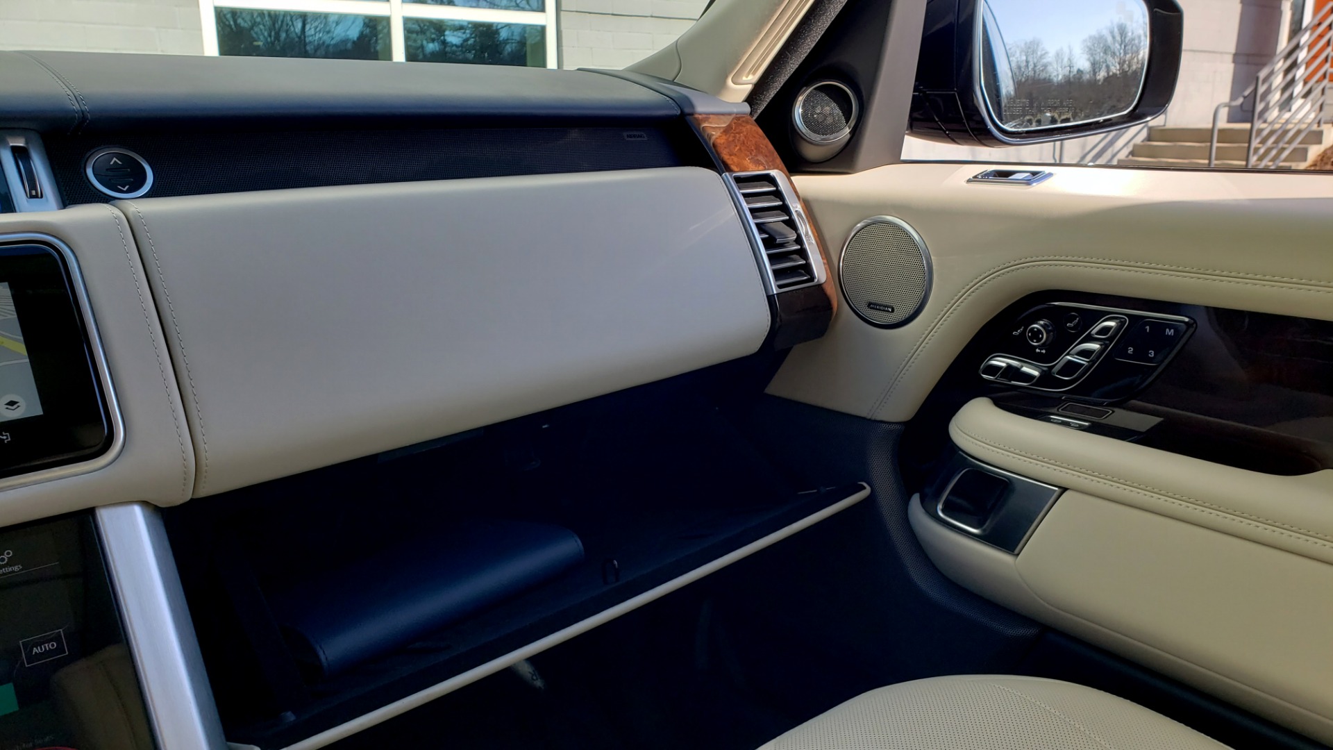 Used 2020 Land Rover RANGE ROVER AUTOBIOGRAPHY HYBRID / NAV / SUNROOF / REARVIEW for sale Sold at Formula Imports in Charlotte NC 28227 62