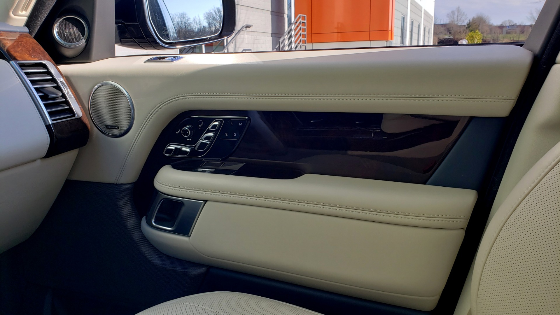 Used 2020 Land Rover RANGE ROVER AUTOBIOGRAPHY HYBRID / NAV / SUNROOF / REARVIEW for sale Sold at Formula Imports in Charlotte NC 28227 66
