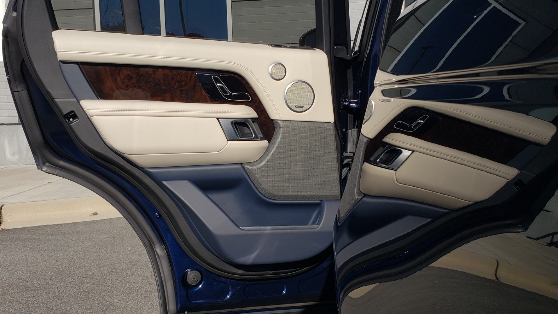Used 2020 Land Rover RANGE ROVER AUTOBIOGRAPHY HYBRID / NAV / SUNROOF / REARVIEW for sale Sold at Formula Imports in Charlotte NC 28227 69
