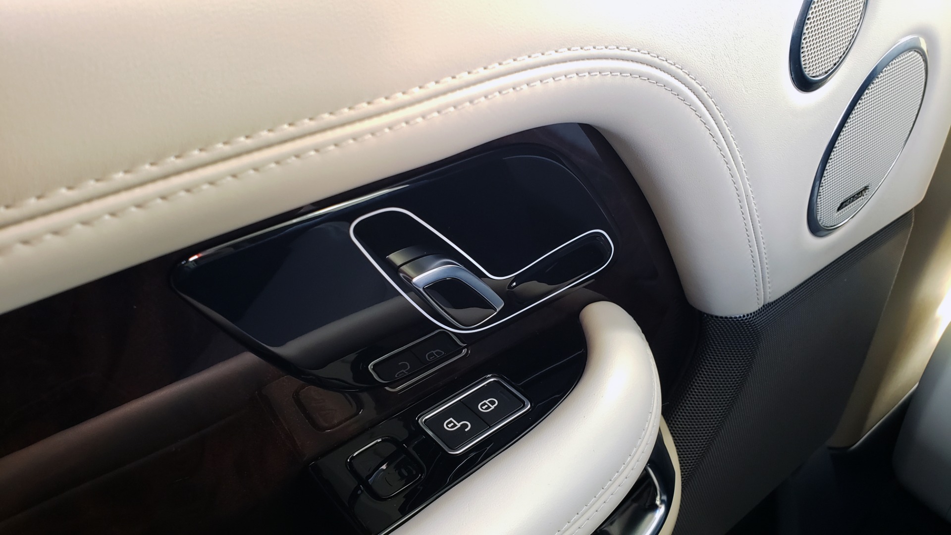 Used 2020 Land Rover RANGE ROVER AUTOBIOGRAPHY HYBRID / NAV / SUNROOF / REARVIEW for sale Sold at Formula Imports in Charlotte NC 28227 73