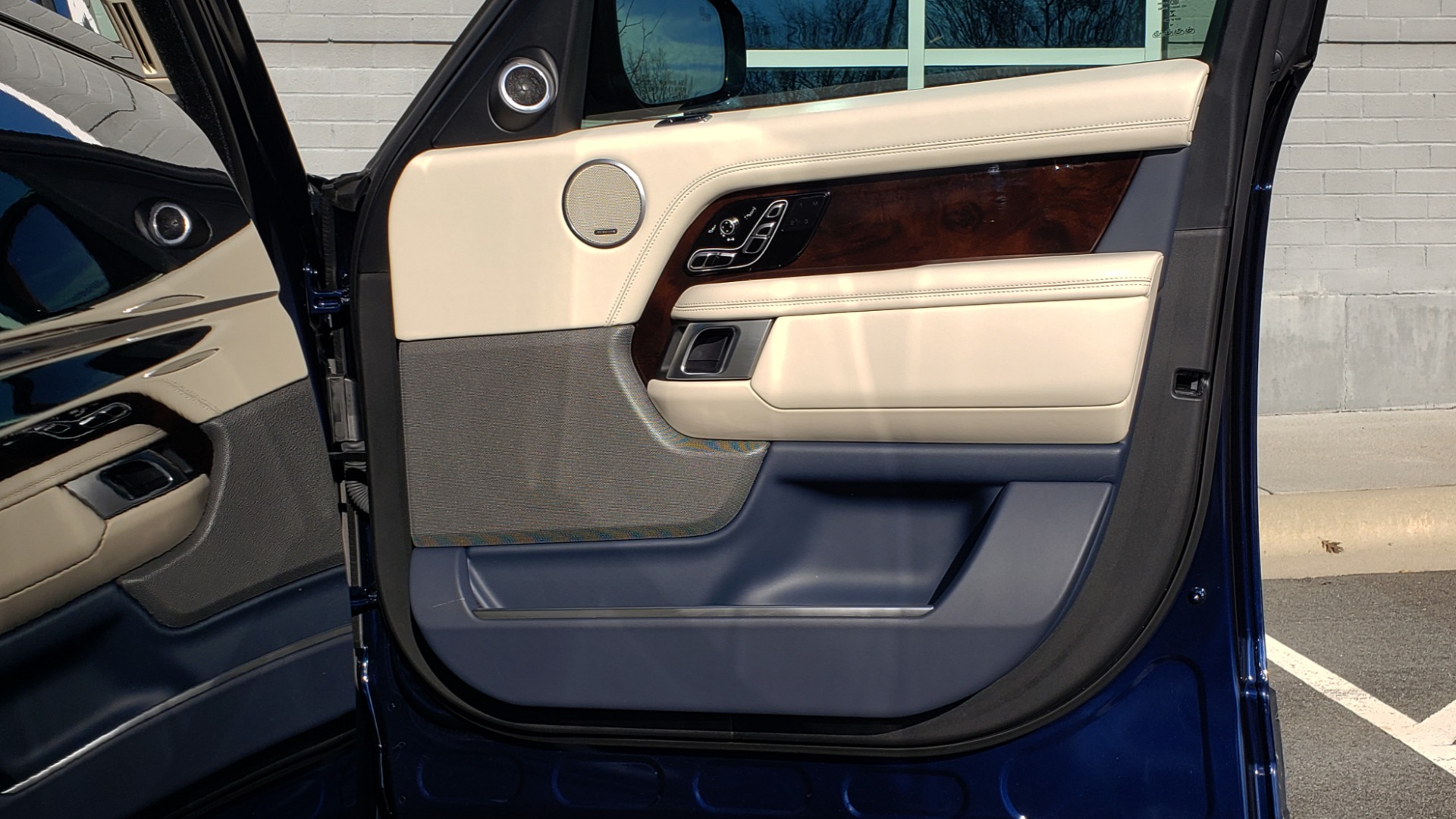 Used 2020 Land Rover RANGE ROVER AUTOBIOGRAPHY HYBRID / NAV / SUNROOF / REARVIEW for sale Sold at Formula Imports in Charlotte NC 28227 78