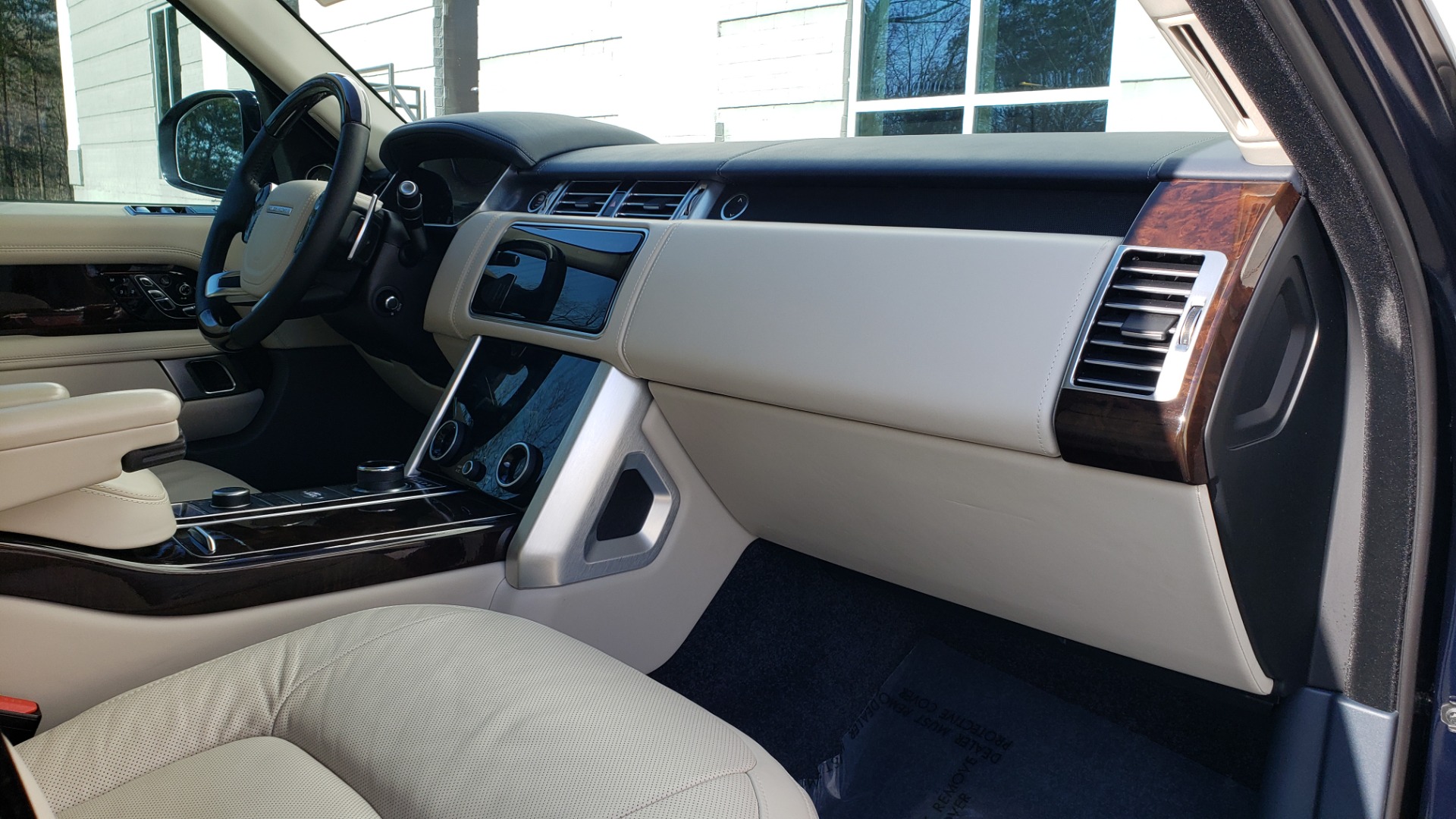 Used 2020 Land Rover RANGE ROVER AUTOBIOGRAPHY HYBRID / NAV / SUNROOF / REARVIEW for sale Sold at Formula Imports in Charlotte NC 28227 82