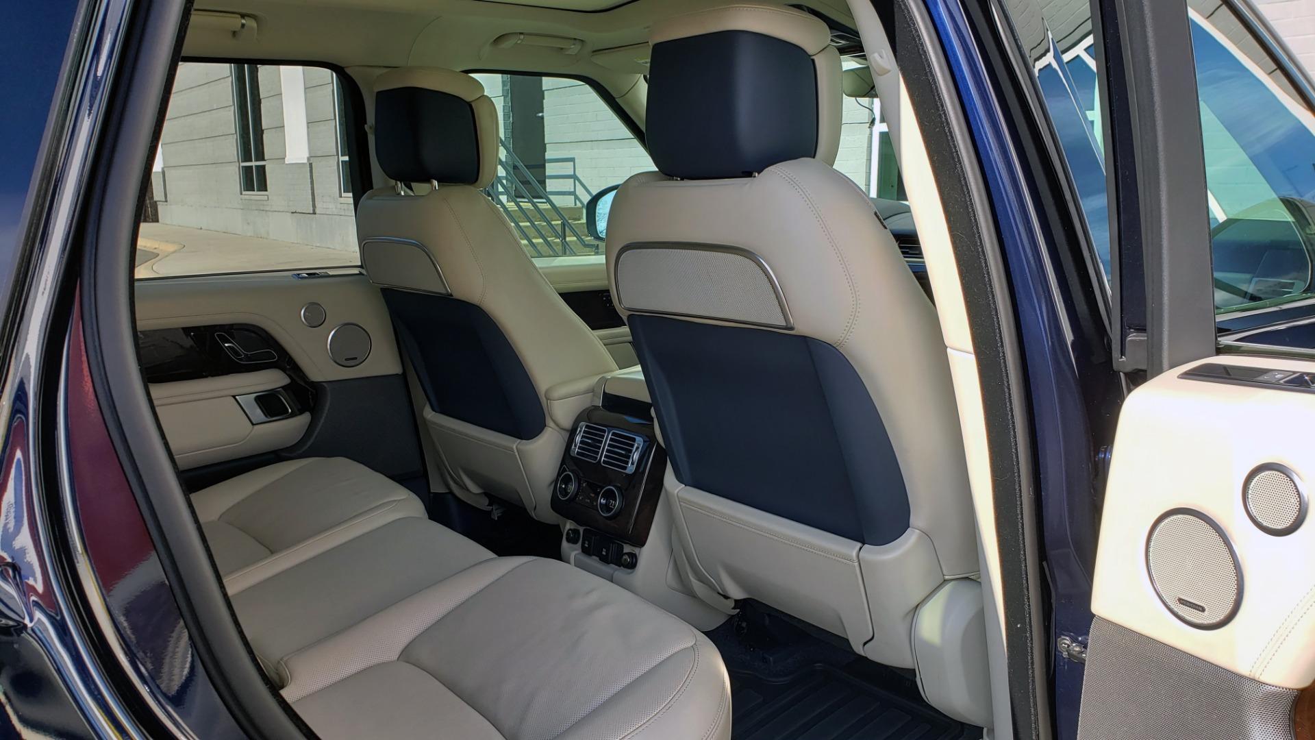 Used 2020 Land Rover RANGE ROVER AUTOBIOGRAPHY HYBRID / NAV / SUNROOF / REARVIEW for sale Sold at Formula Imports in Charlotte NC 28227 88