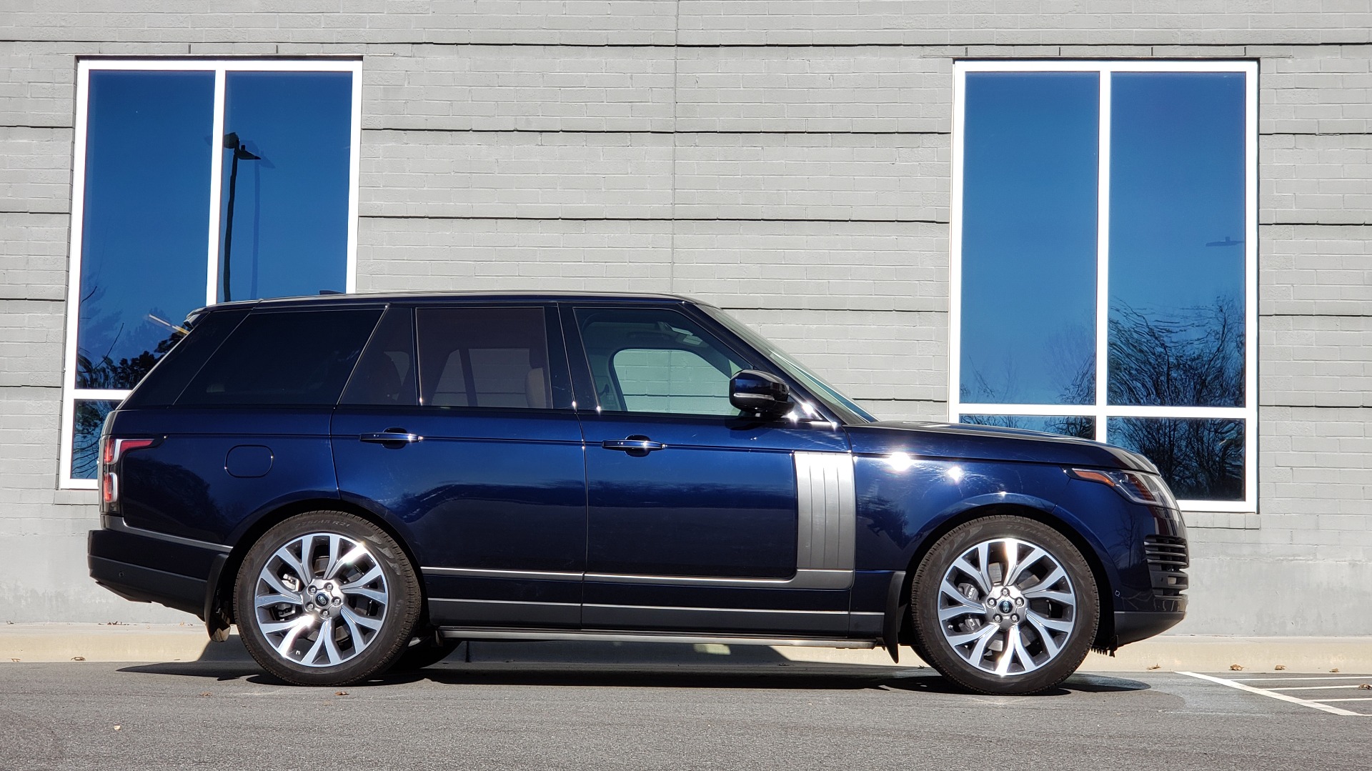 Used 2020 Land Rover RANGE ROVER AUTOBIOGRAPHY HYBRID / NAV / SUNROOF / REARVIEW for sale Sold at Formula Imports in Charlotte NC 28227 9