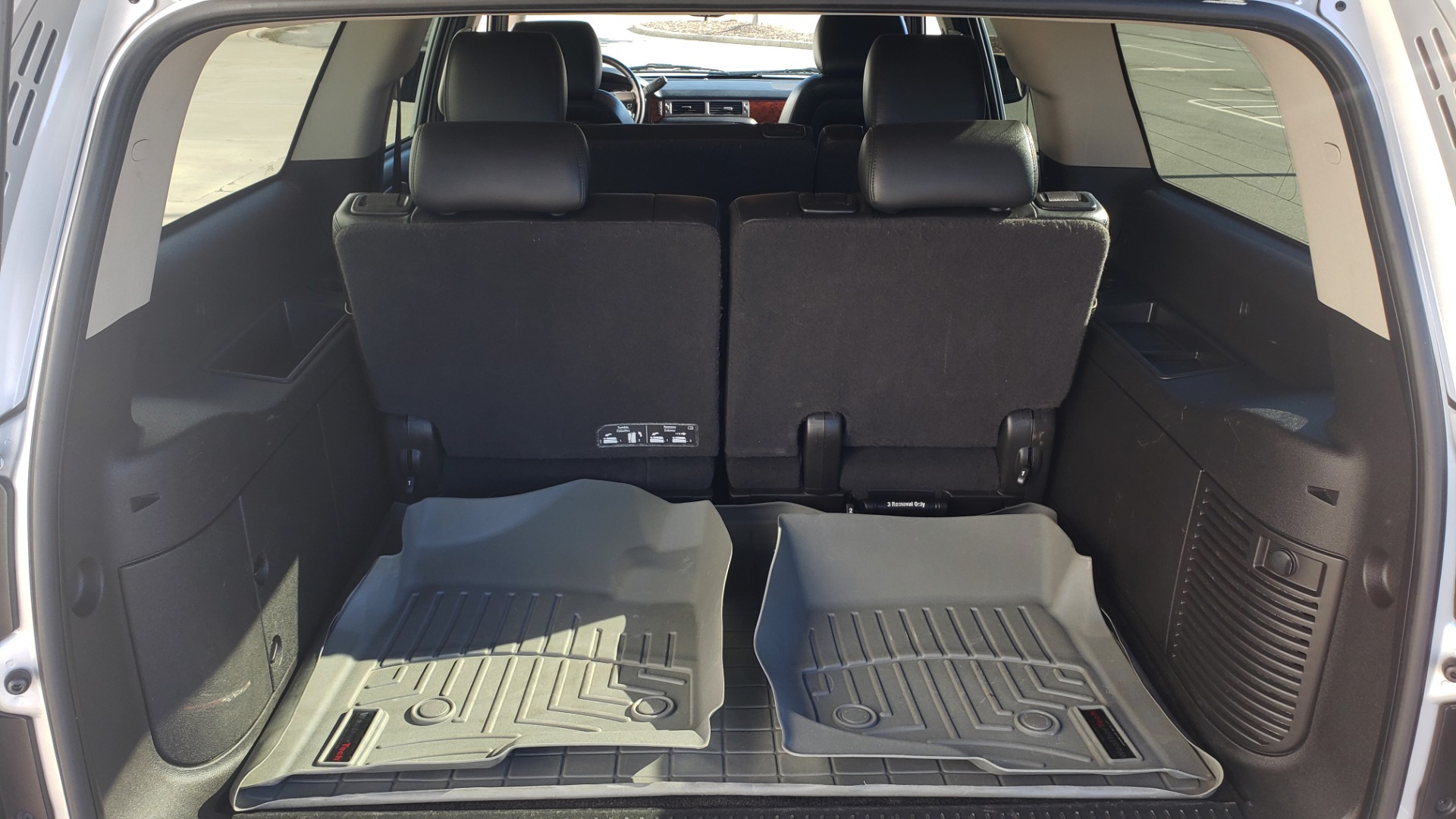 Used 2013 Chevrolet SUBURBAN LT / 2WD / 5.3L V8 / 6-SPD AUTO / LEATHER 3-ROW SEATS for sale Sold at Formula Imports in Charlotte NC 28227 19