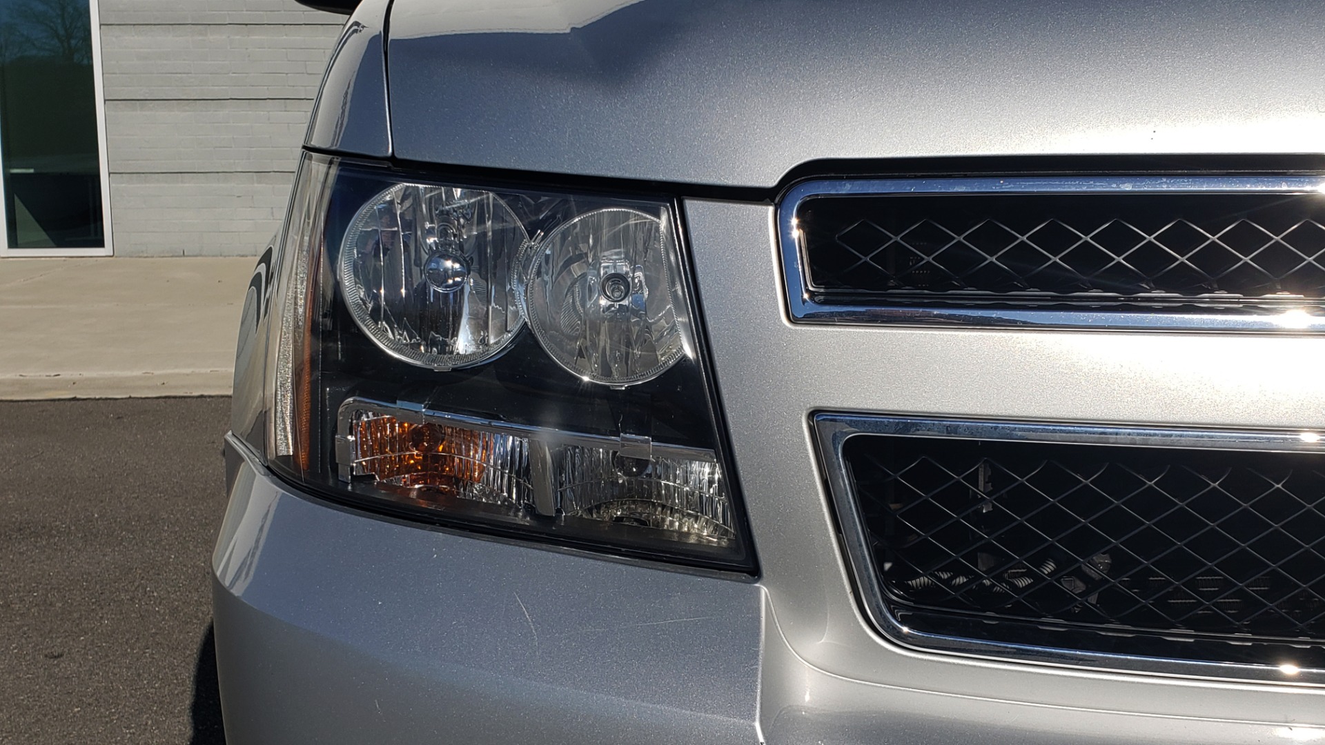 Used 2013 Chevrolet SUBURBAN LT / 2WD / 5.3L V8 / 6-SPD AUTO / LEATHER 3-ROW SEATS for sale Sold at Formula Imports in Charlotte NC 28227 24