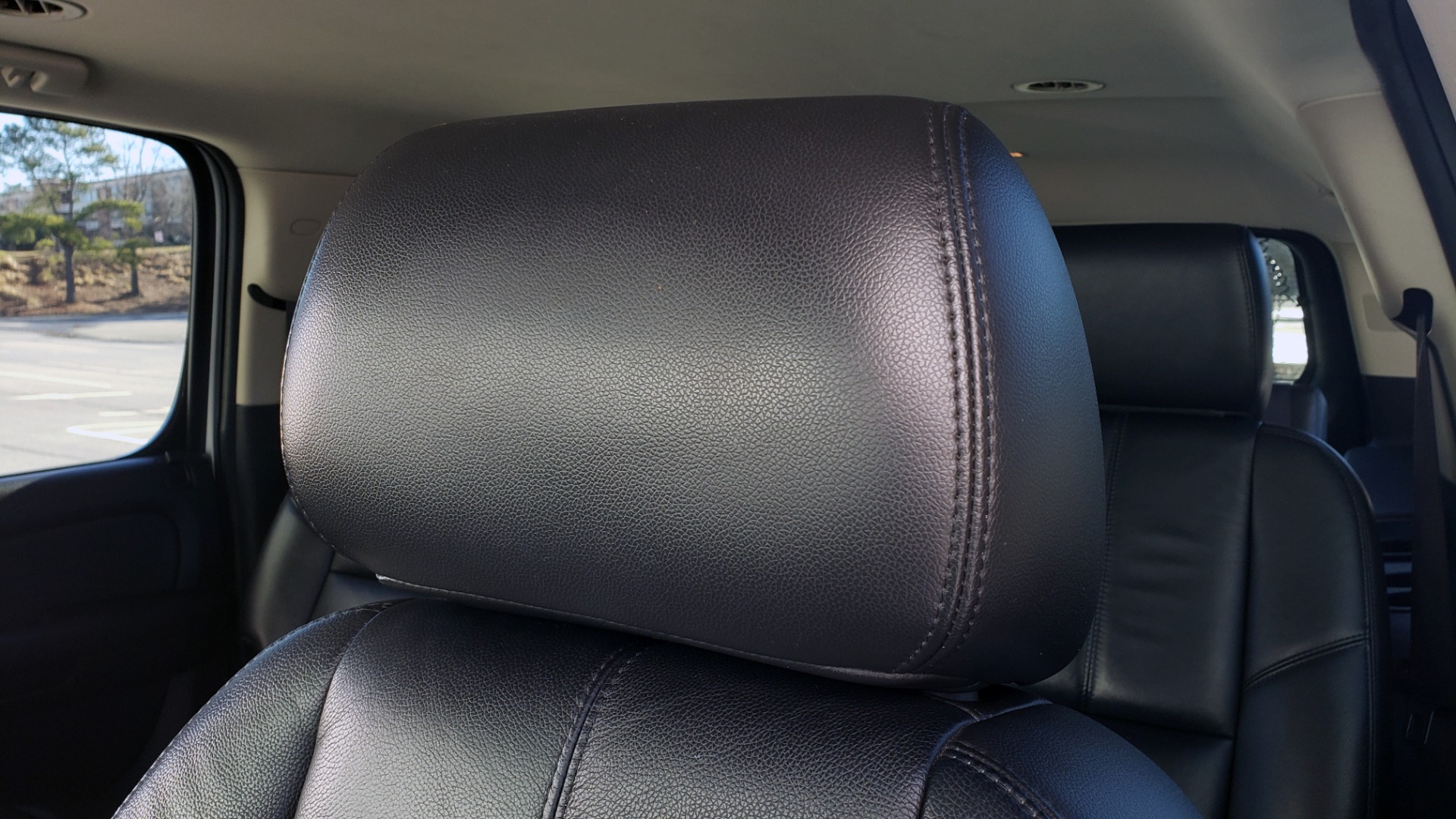 Used 2013 Chevrolet SUBURBAN LT / 2WD / 5.3L V8 / 6-SPD AUTO / LEATHER 3-ROW SEATS for sale Sold at Formula Imports in Charlotte NC 28227 38