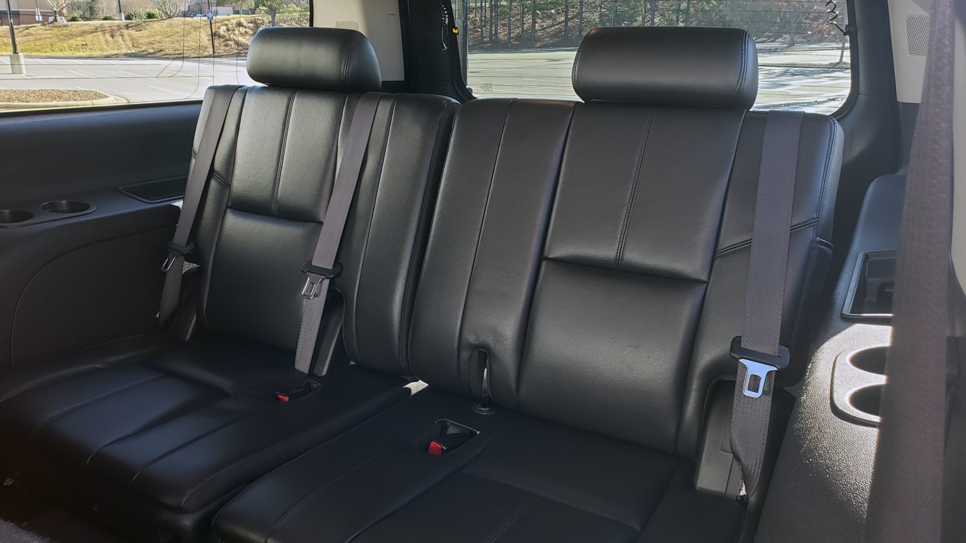 Used 2013 Chevrolet SUBURBAN LT / 2WD / 5.3L V8 / 6-SPD AUTO / LEATHER 3-ROW SEATS for sale Sold at Formula Imports in Charlotte NC 28227 58