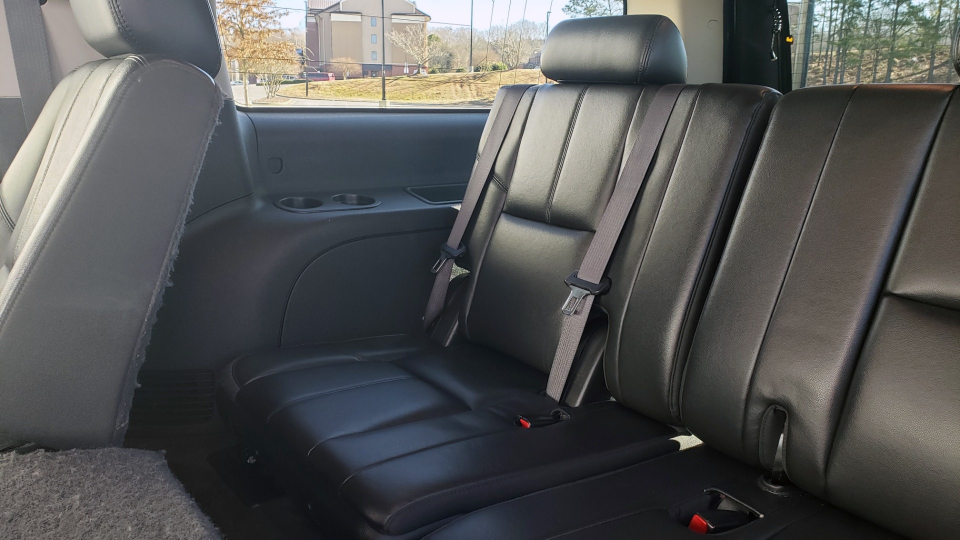Used 2013 Chevrolet SUBURBAN LT / 2WD / 5.3L V8 / 6-SPD AUTO / LEATHER 3-ROW SEATS for sale Sold at Formula Imports in Charlotte NC 28227 59