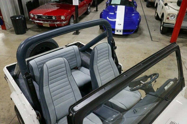 Used 1982 Jeep CJ7 LIMITED 4WD / 4.2L I6 / 5-SPEED MANUAL / NEW 30-INCH BFG TIRES for sale Sold at Formula Imports in Charlotte NC 28227 10