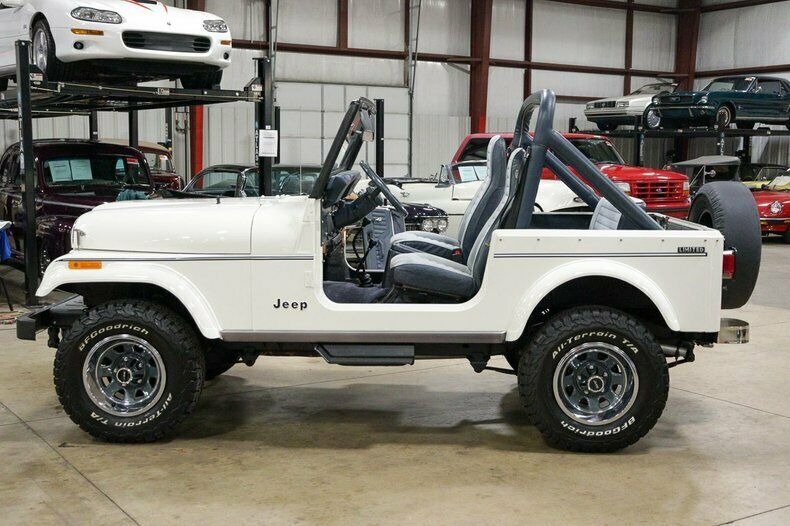 Used 1982 Jeep CJ7 LIMITED 4WD / 4.2L I6 / 5-SPEED MANUAL / NEW 30-INCH BFG TIRES for sale Sold at Formula Imports in Charlotte NC 28227 2
