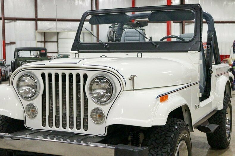 Used 1982 Jeep CJ7 LIMITED 4WD / 4.2L I6 / 5-SPEED MANUAL / NEW 30-INCH BFG TIRES for sale Sold at Formula Imports in Charlotte NC 28227 36