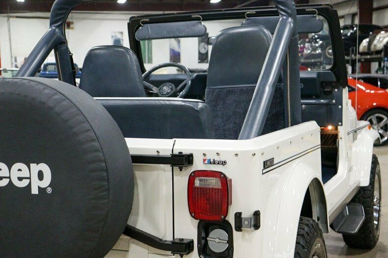 Used 1982 Jeep CJ7 LIMITED 4WD / 4.2L I6 / 5-SPEED MANUAL / NEW 30-INCH BFG TIRES for sale Sold at Formula Imports in Charlotte NC 28227 38